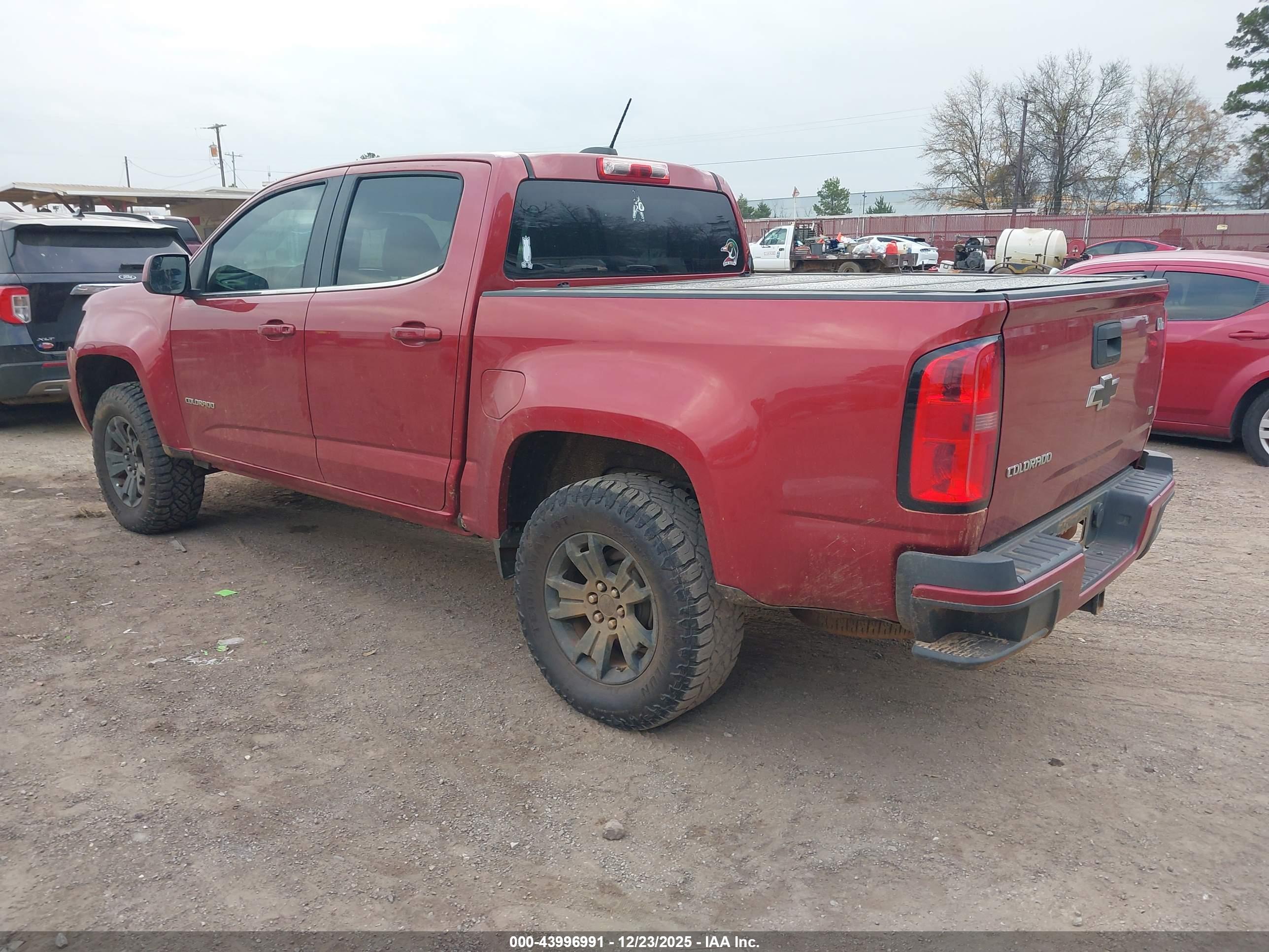 CHEVROLET COLORADO image 3