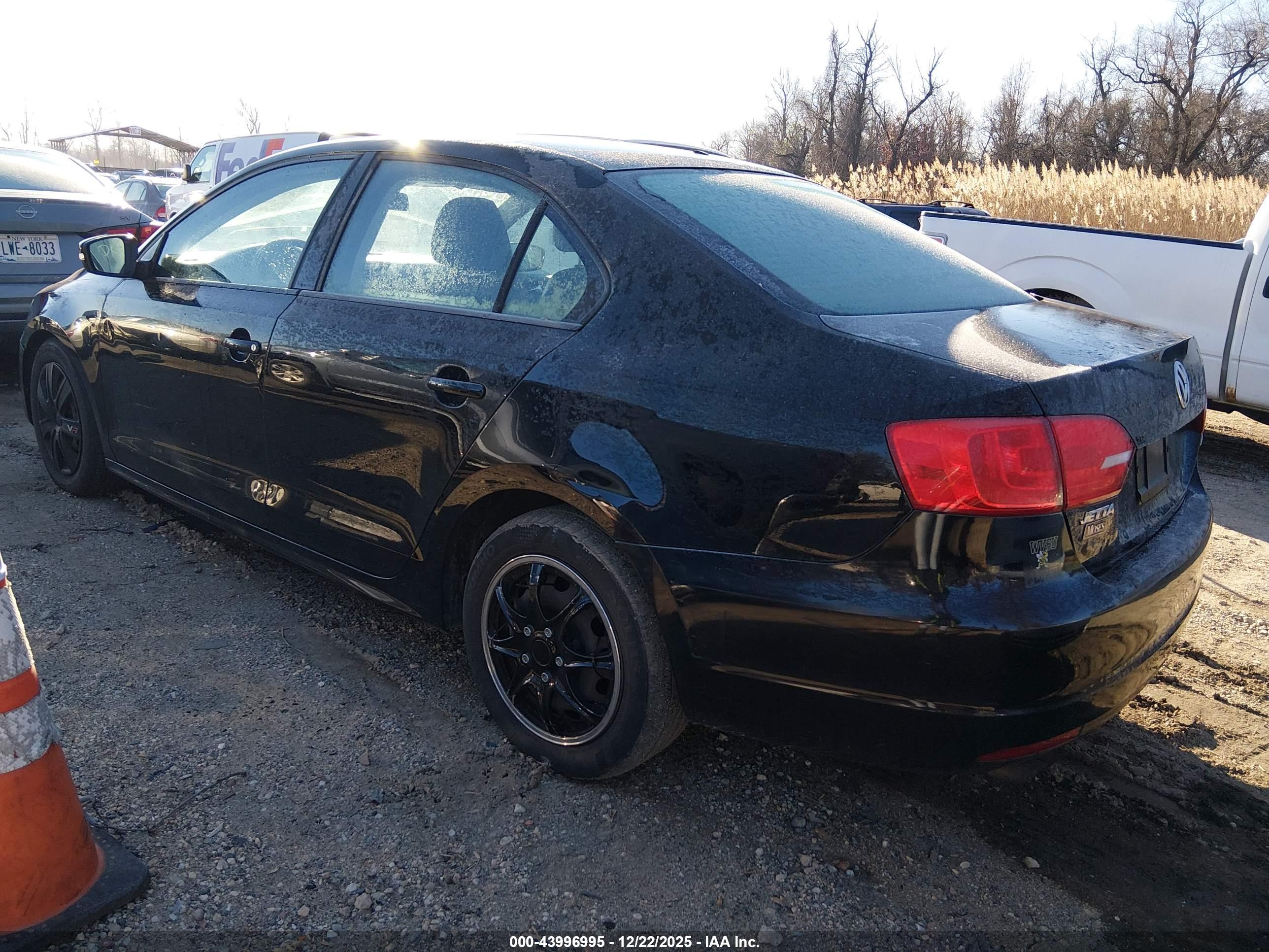 VOLKSWAGEN JETTA image 3