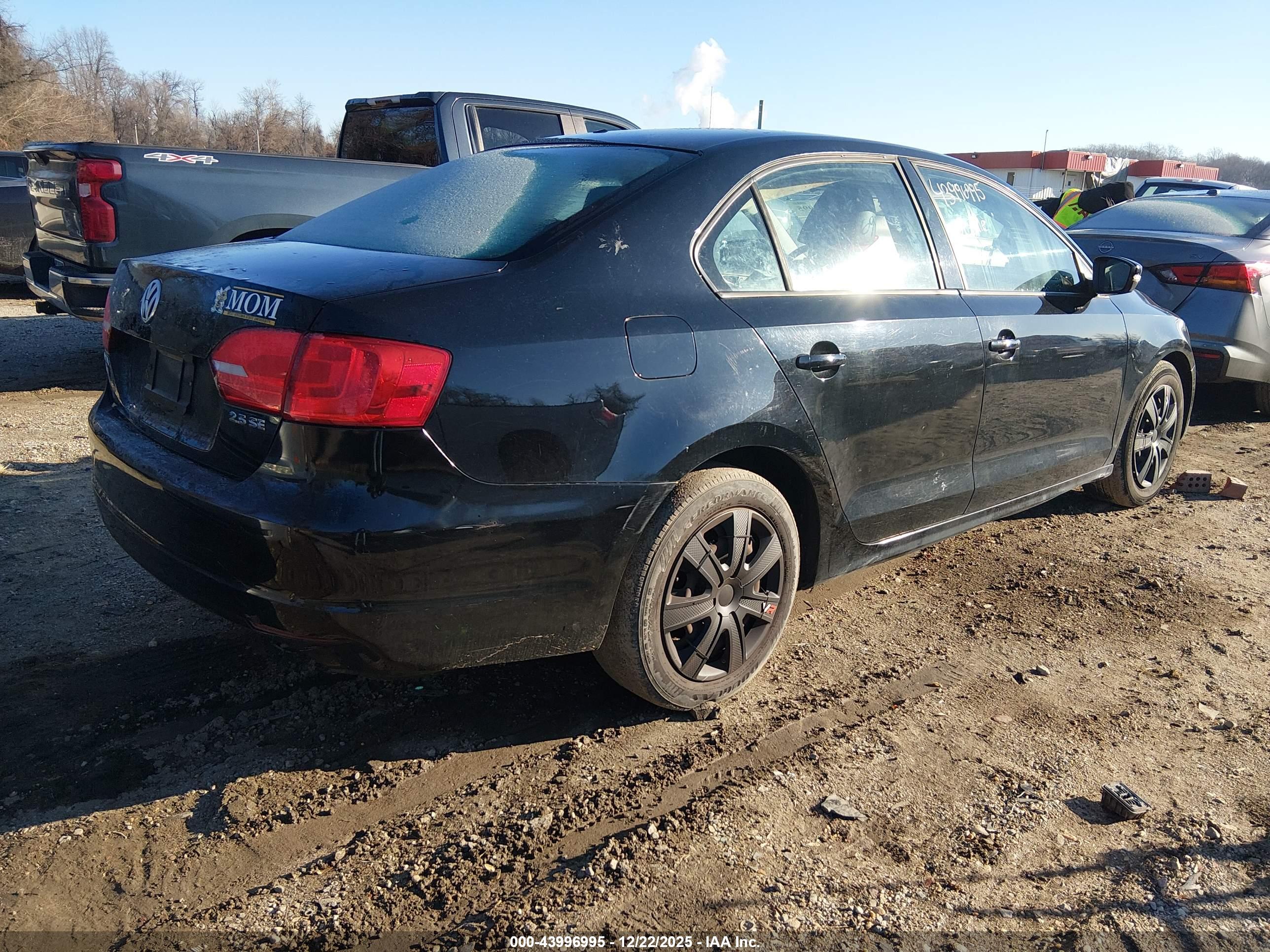 VOLKSWAGEN JETTA image 4