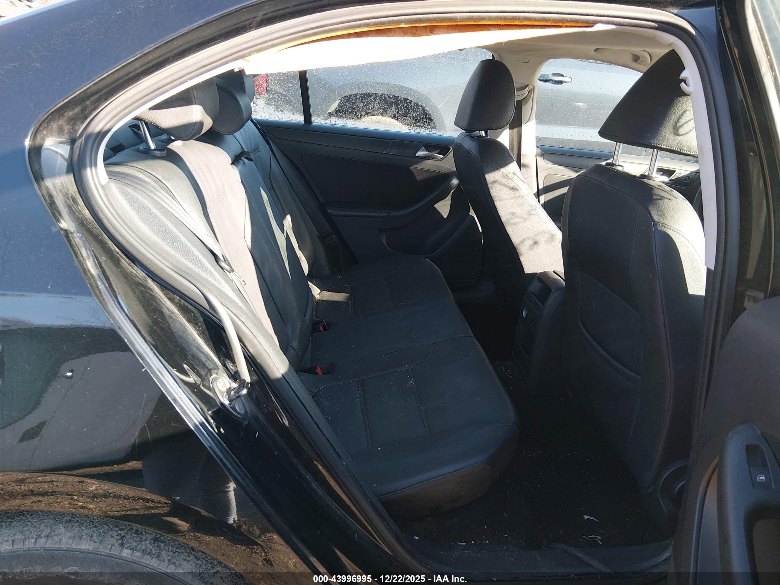 VOLKSWAGEN JETTA image 8