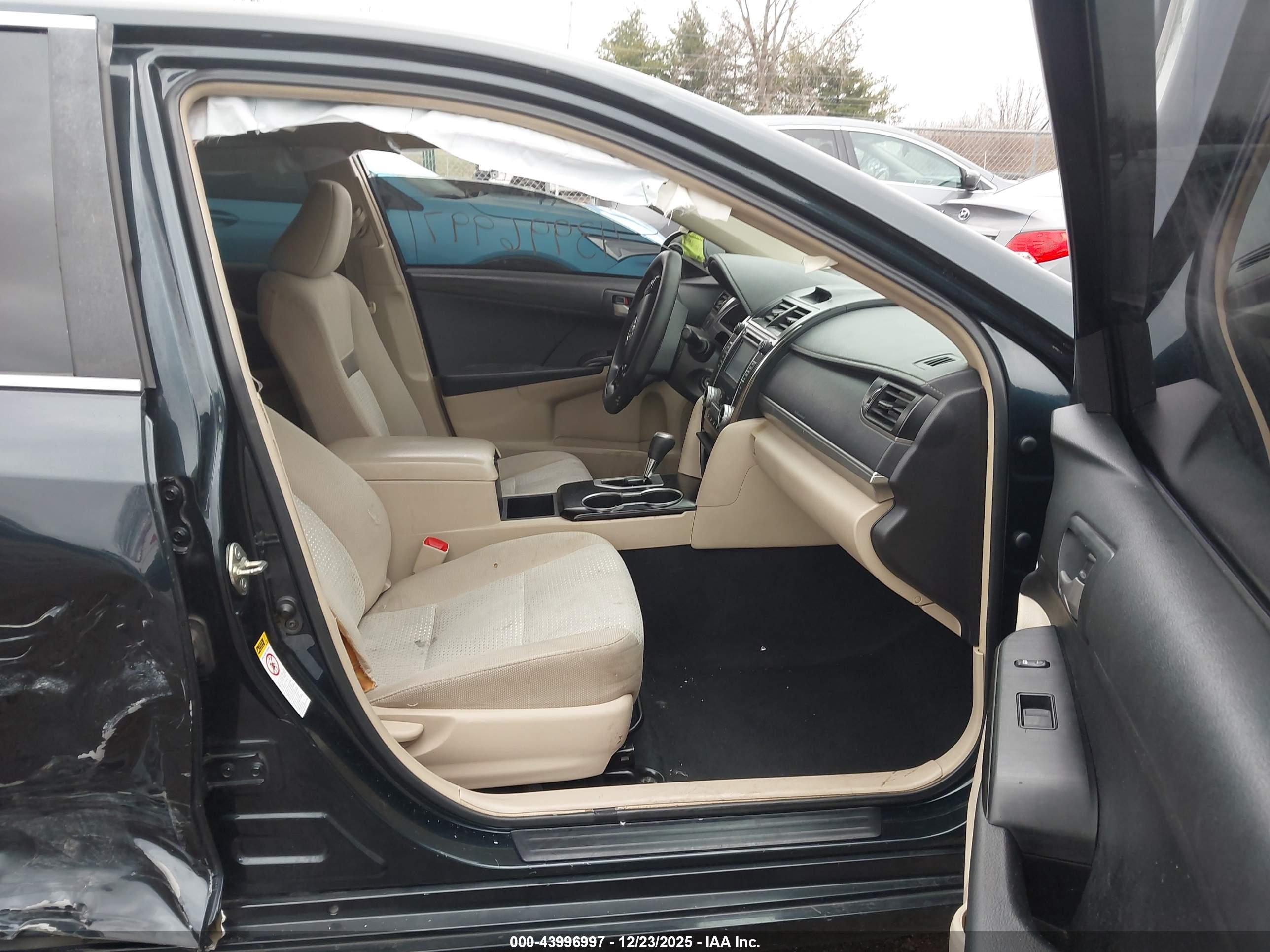 TOYOTA CAMRY image 5