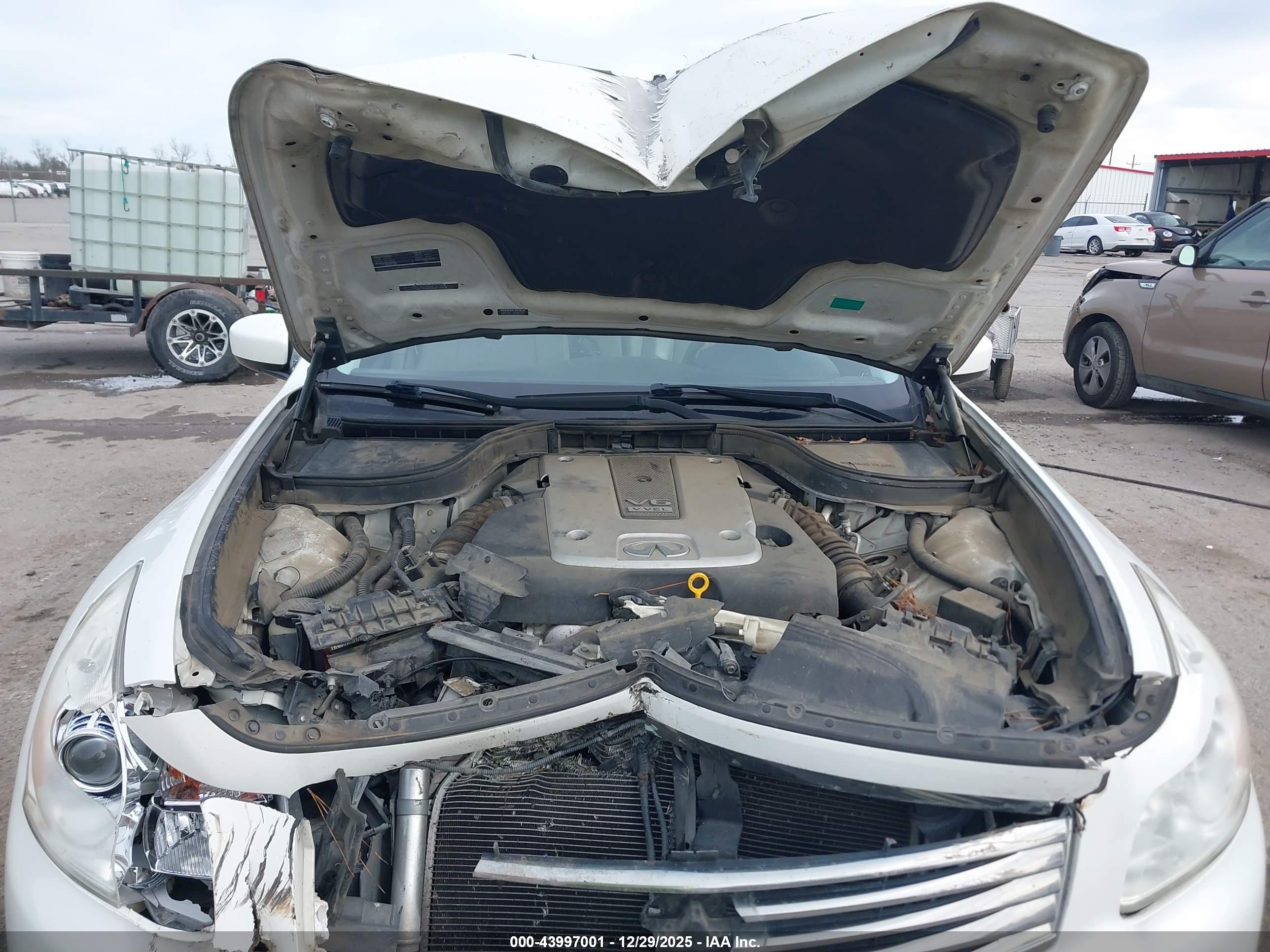 INFINITI G37 image 10