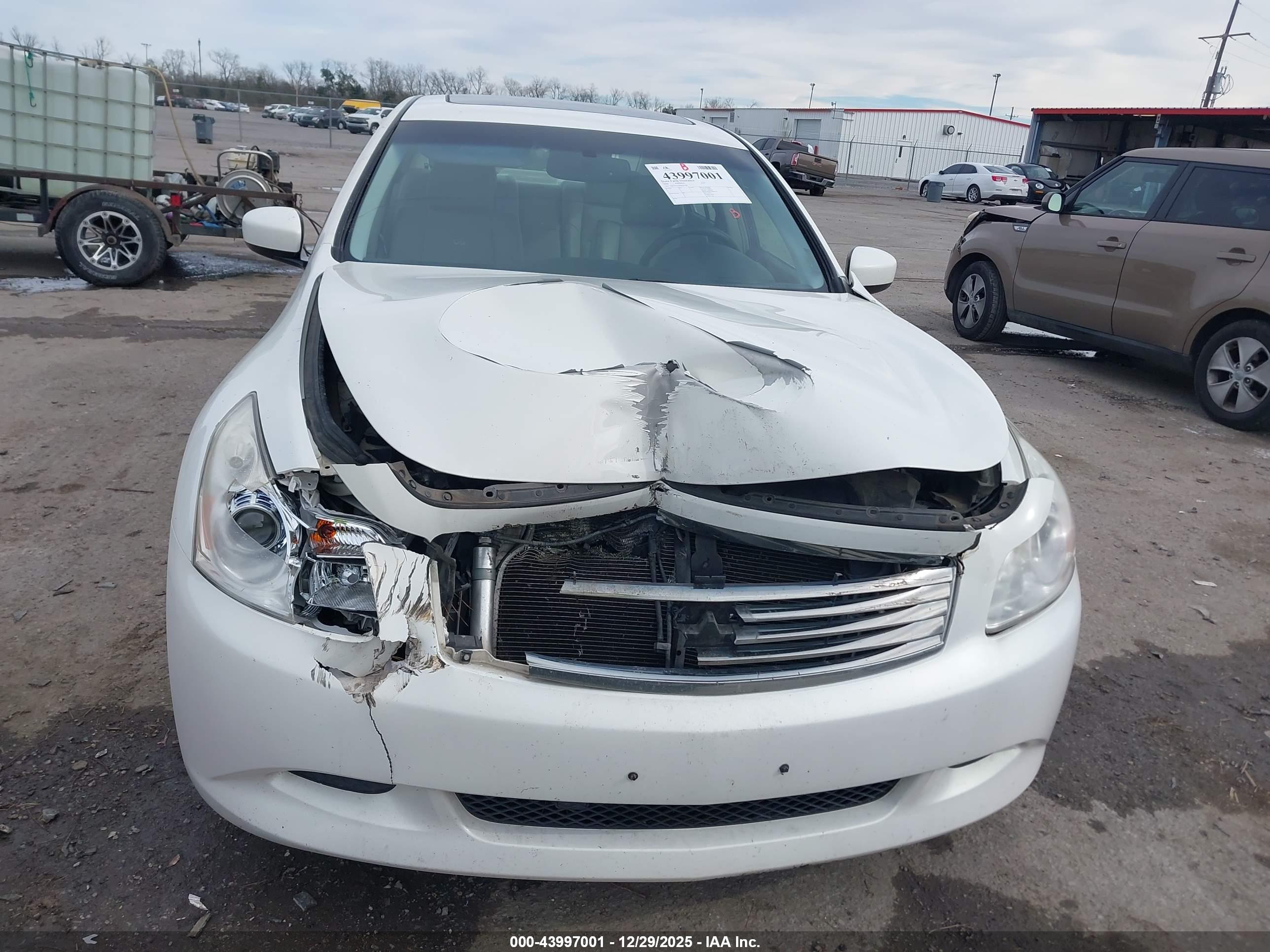 INFINITI G37 image 6