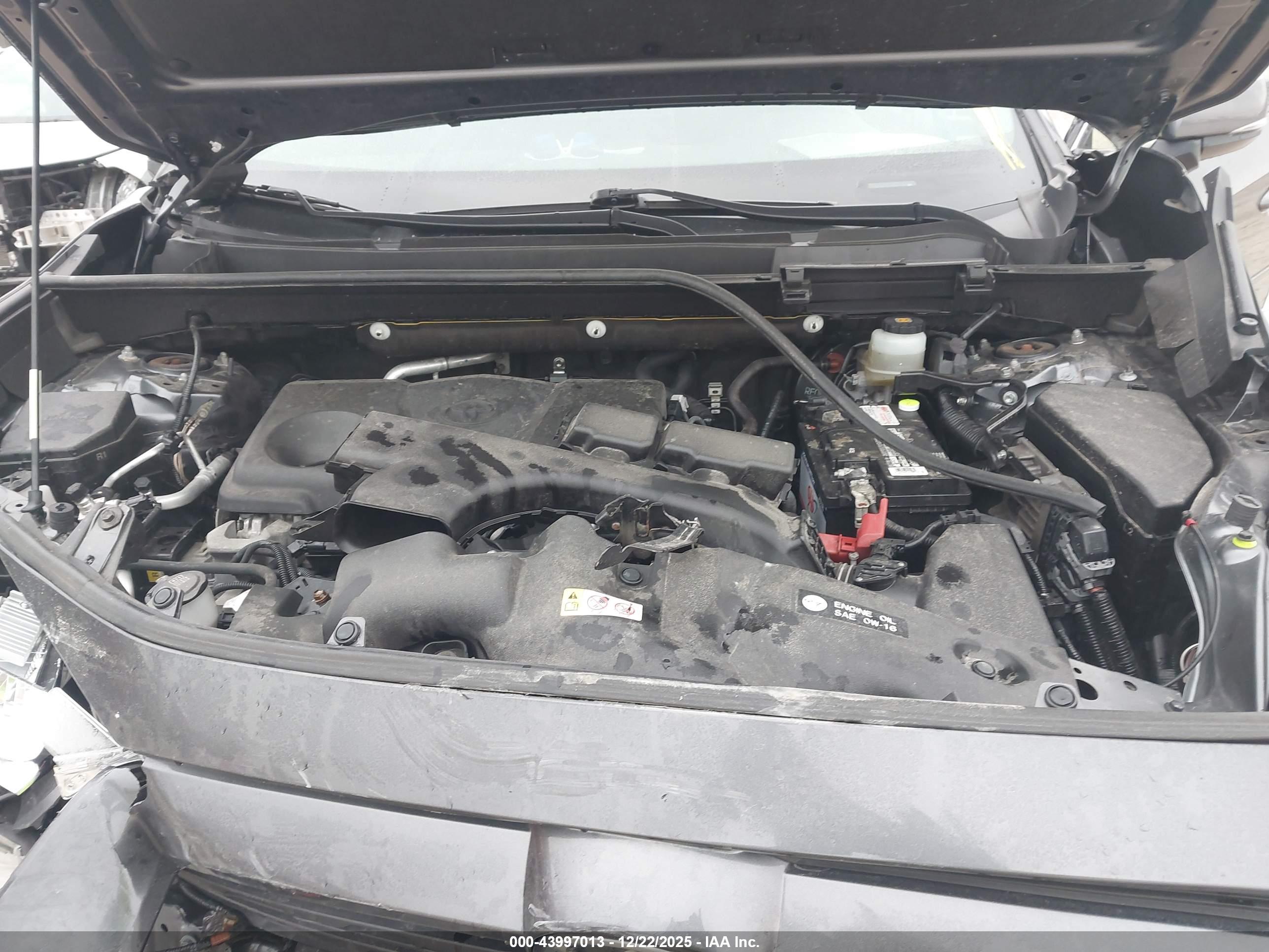 TOYOTA RAV4 image 10