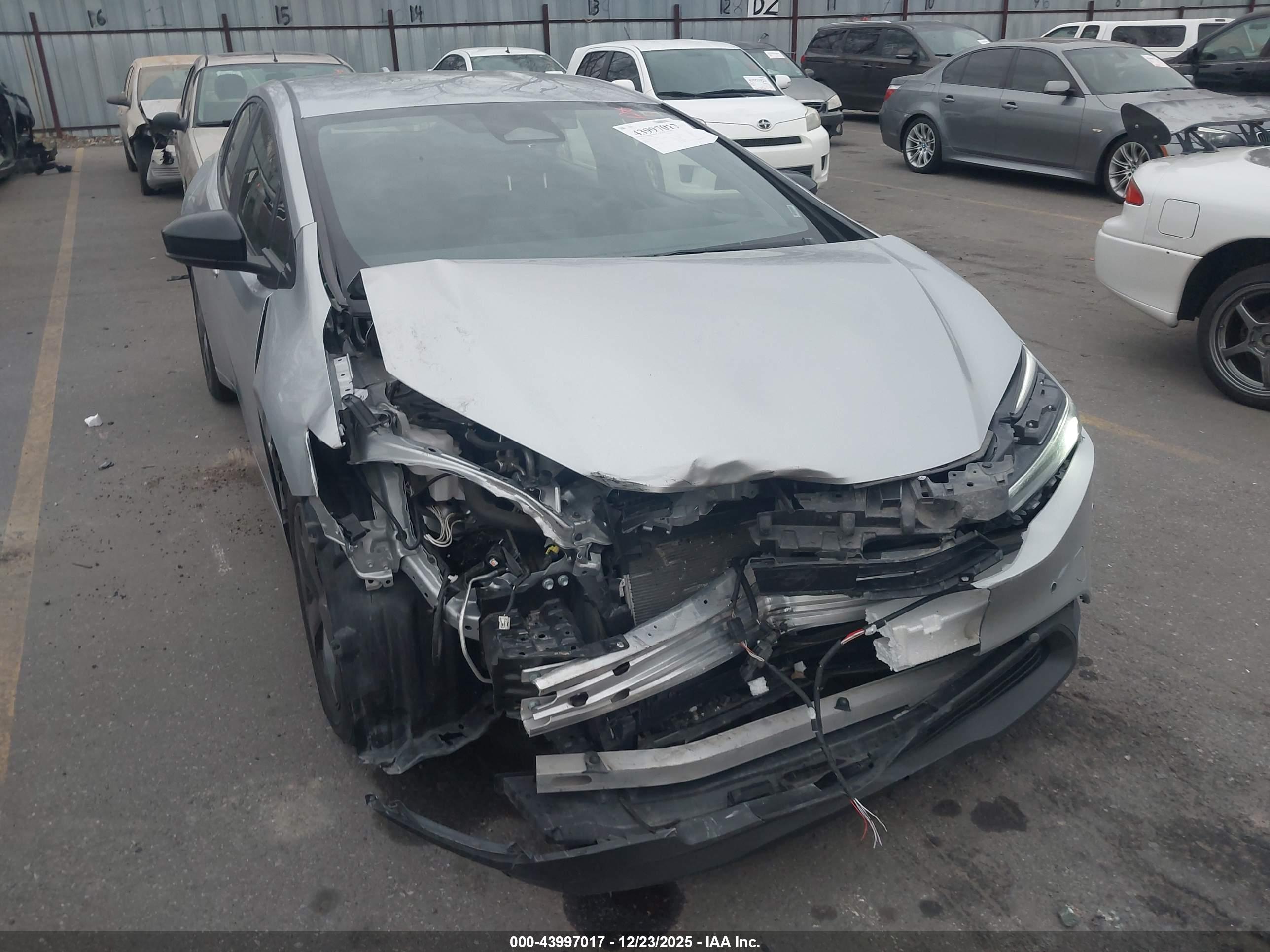 TOYOTA PRIUS image 6