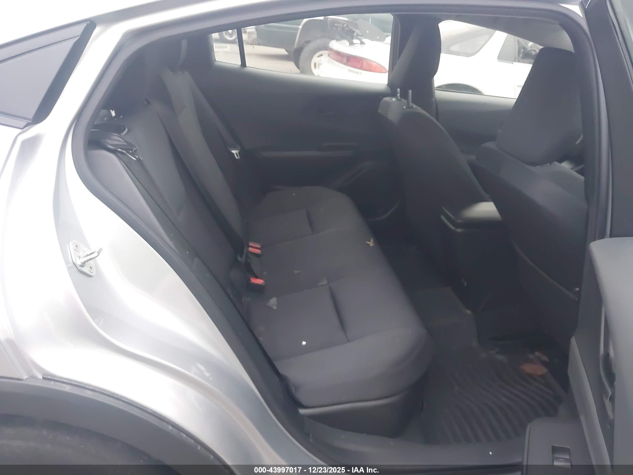 TOYOTA PRIUS image 8
