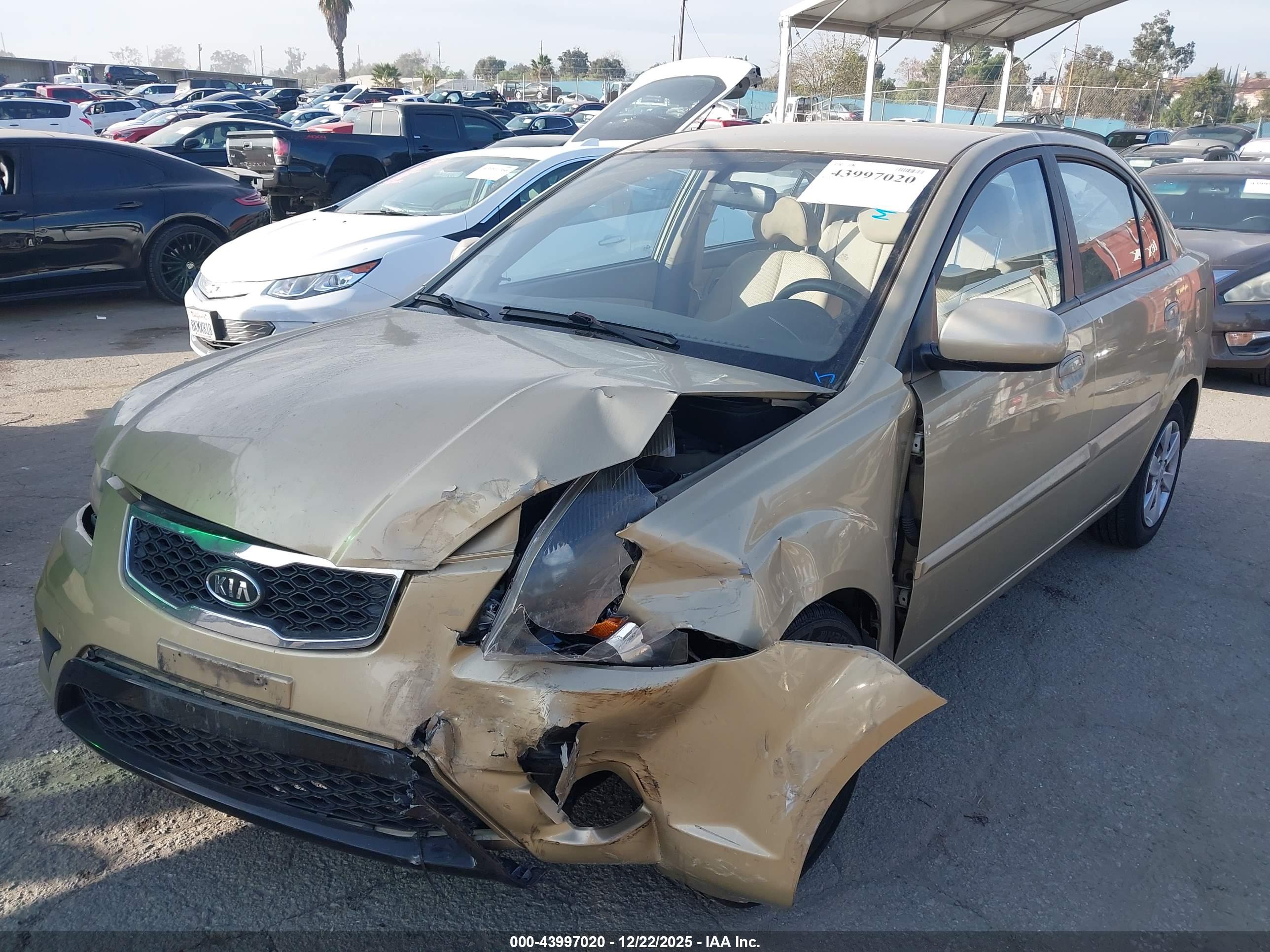 KIA RIO image 2