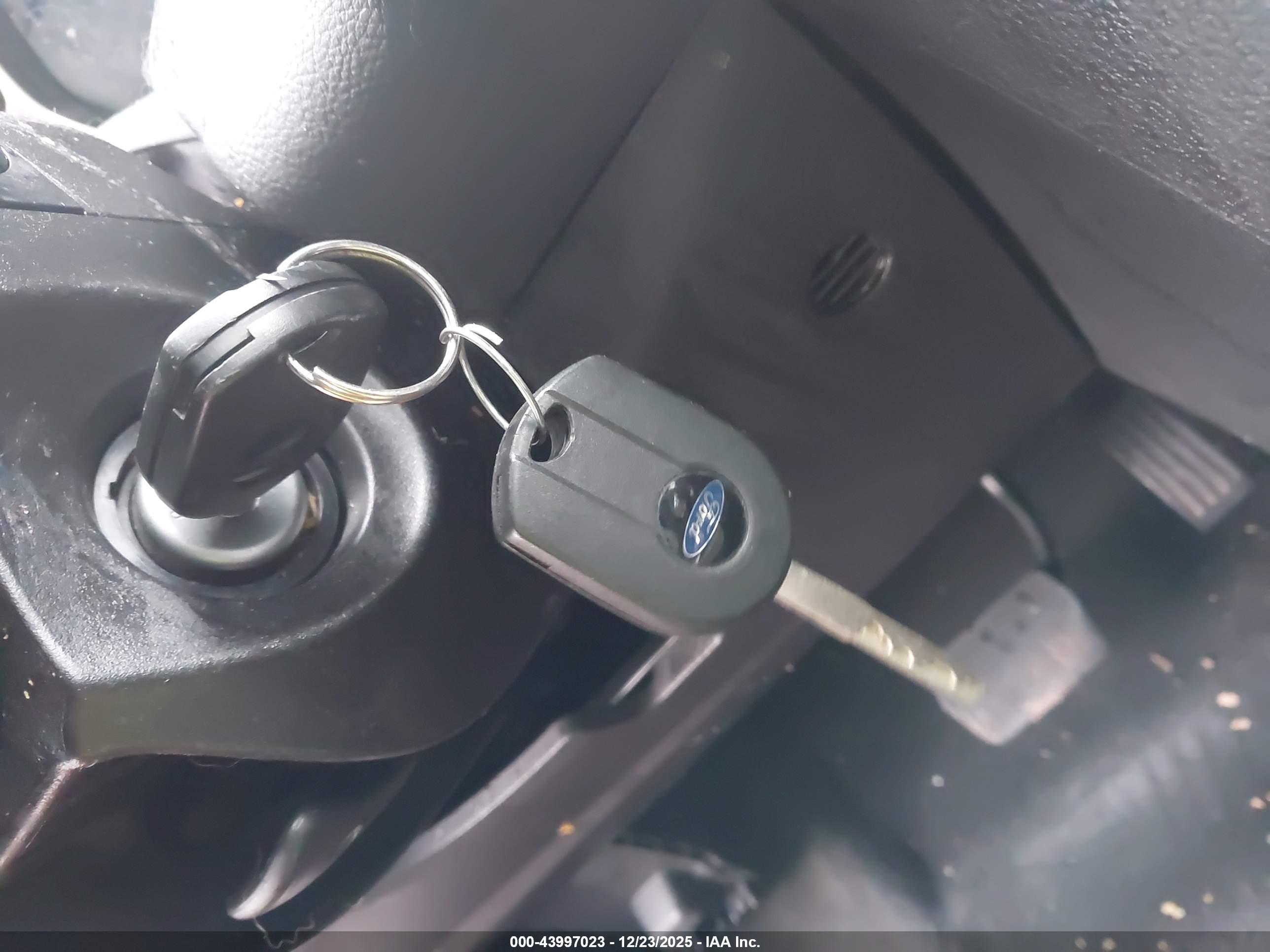 FORD FOCUS image 11