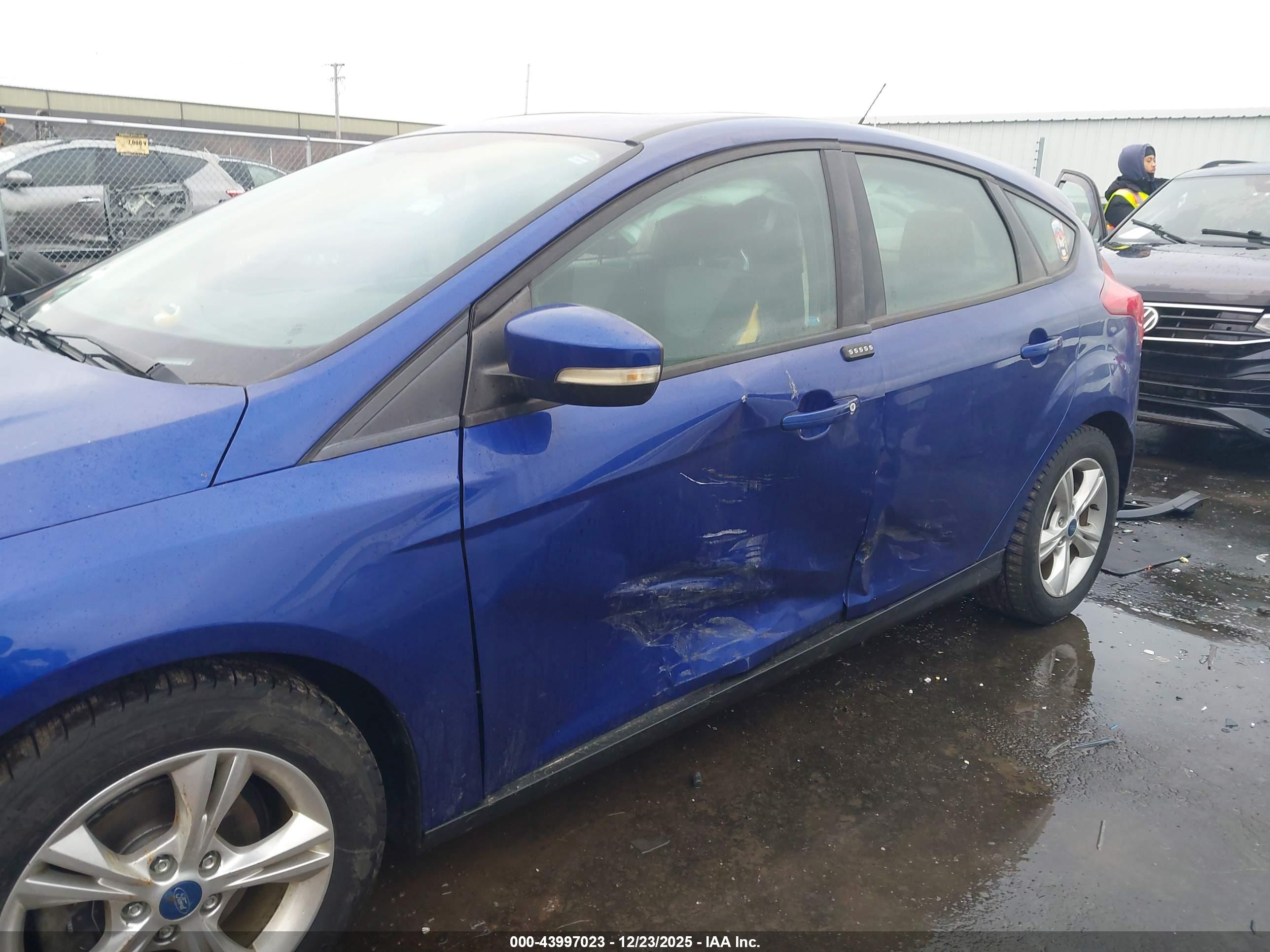FORD FOCUS image 6