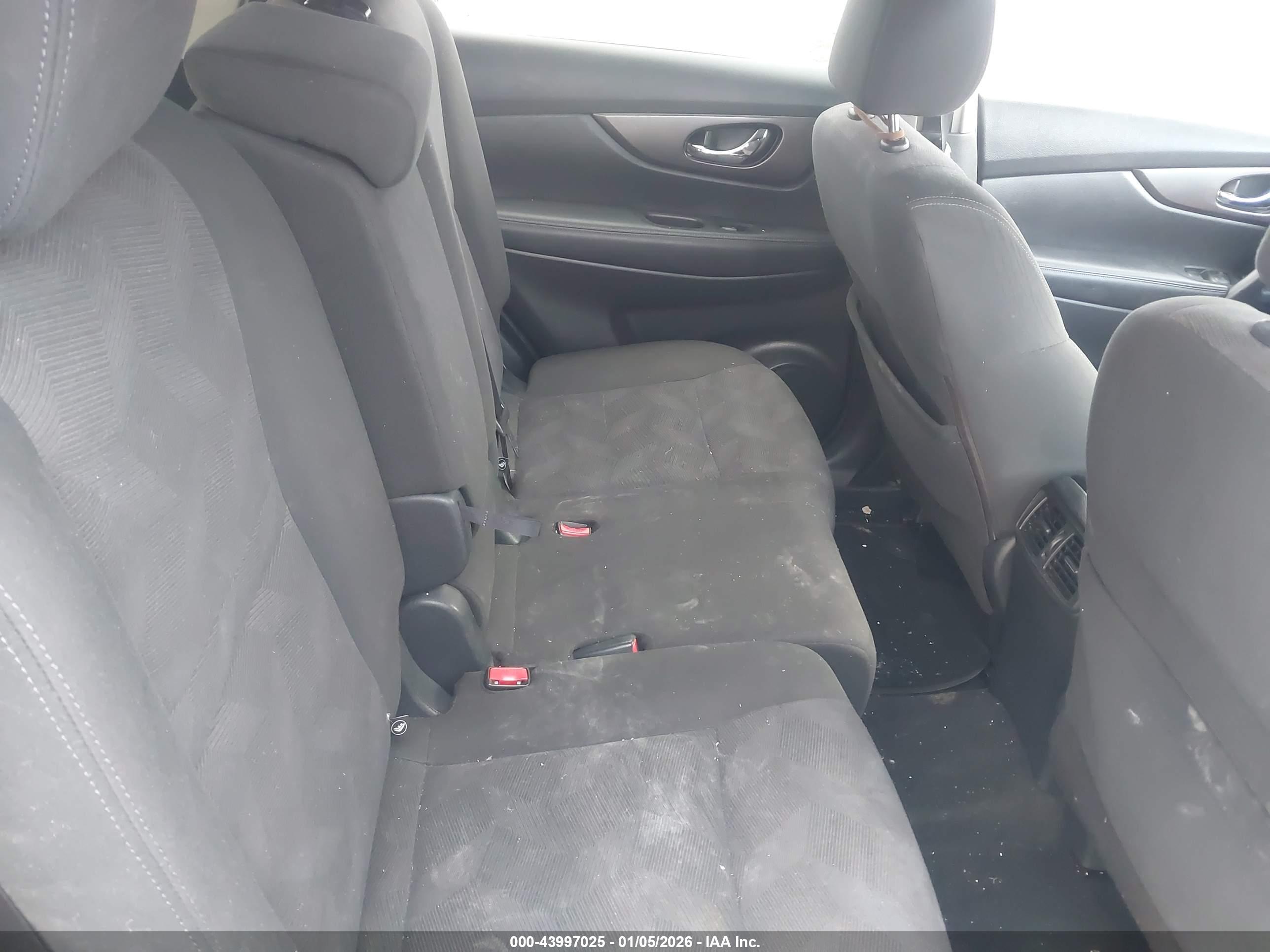 NISSAN ROGUE image 8