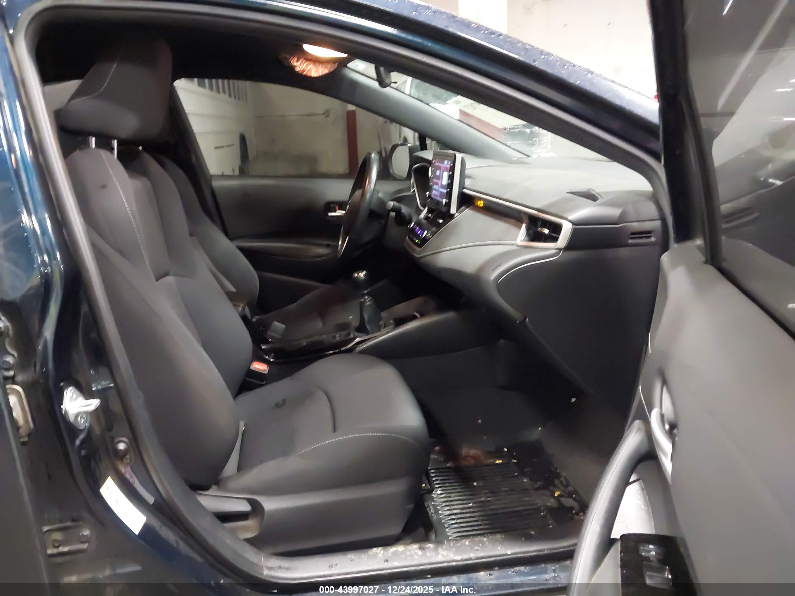 TOYOTA COROLLA image 5