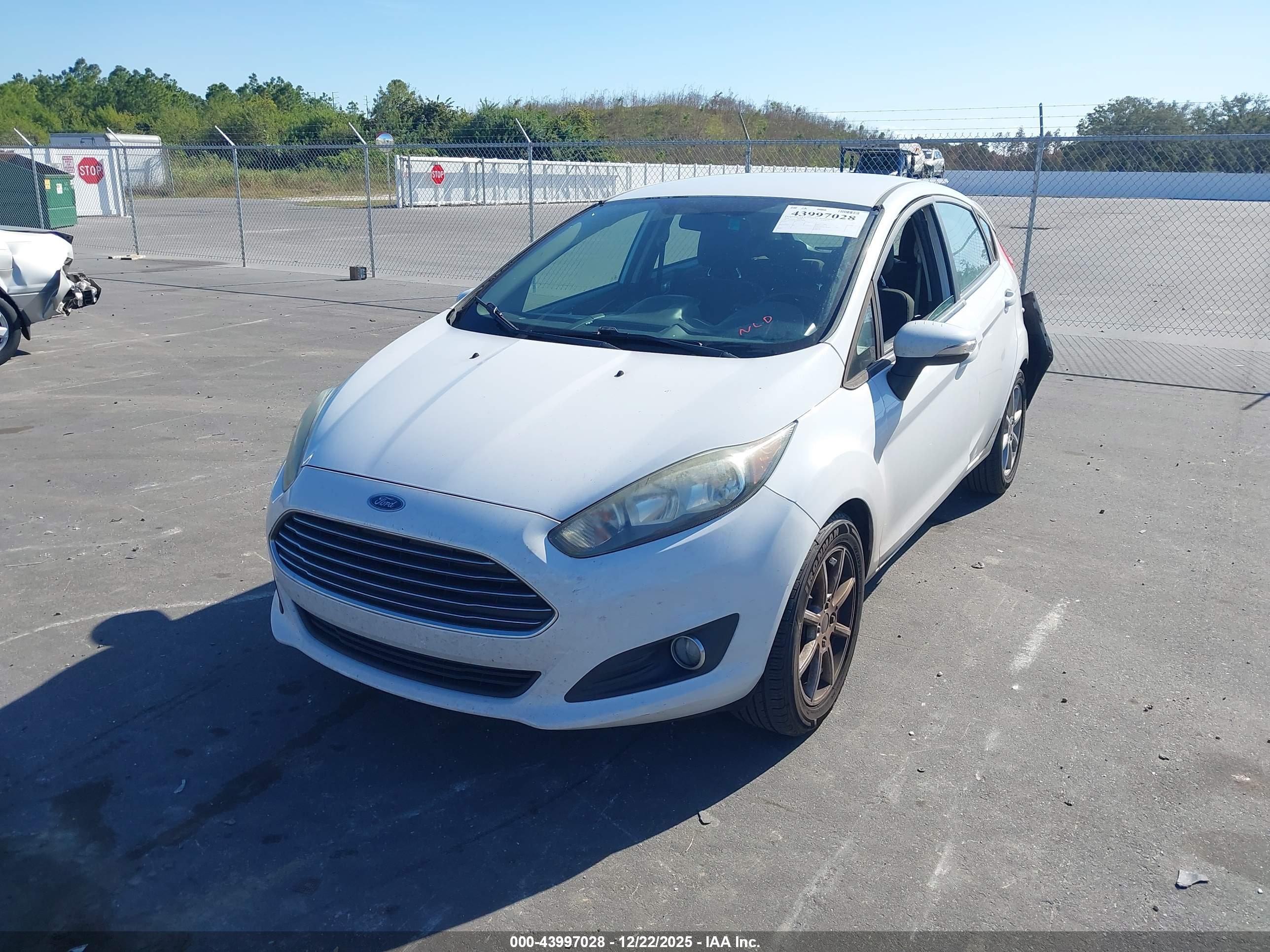 FORD FIESTA image 2