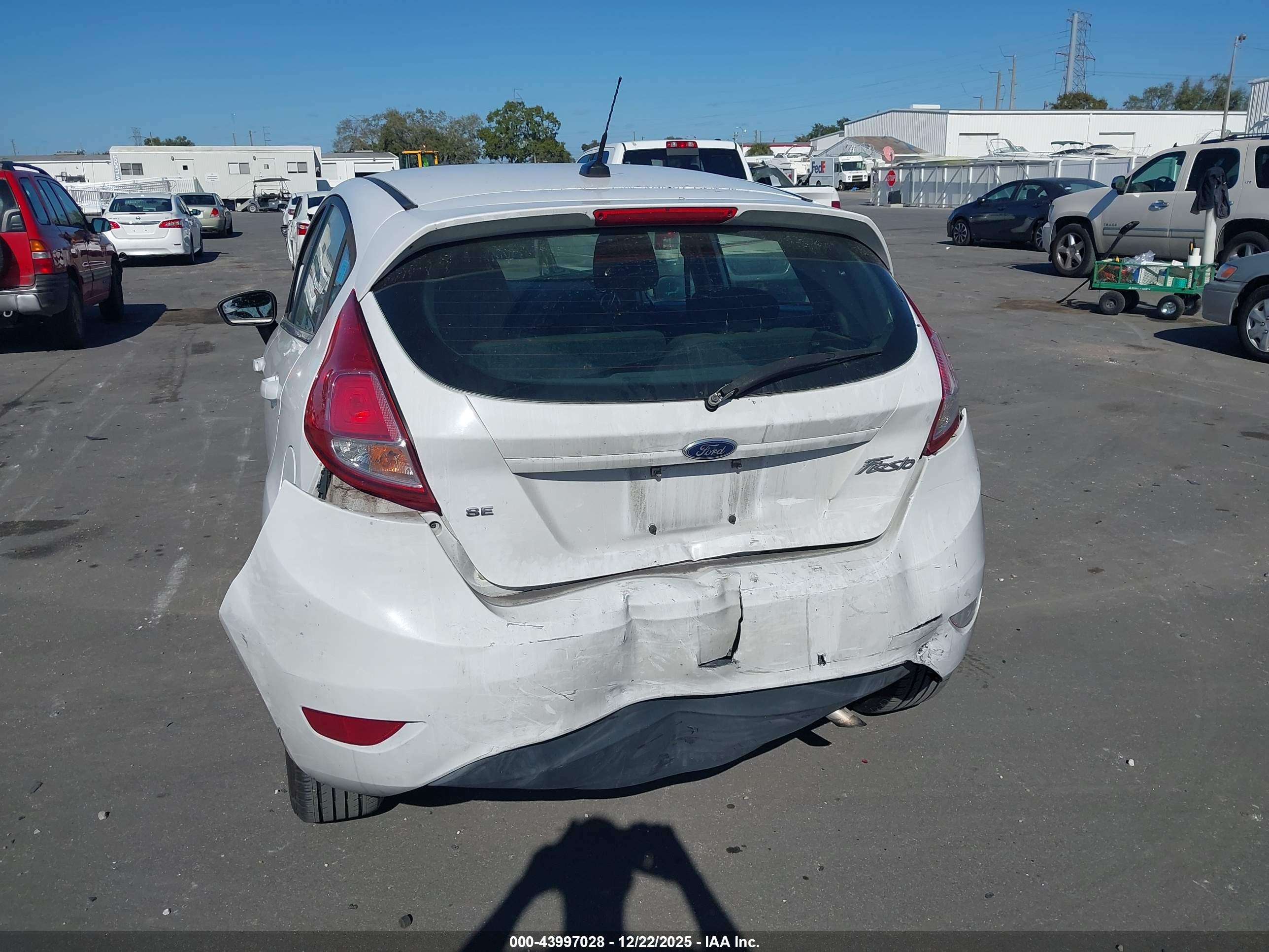 FORD FIESTA image 6