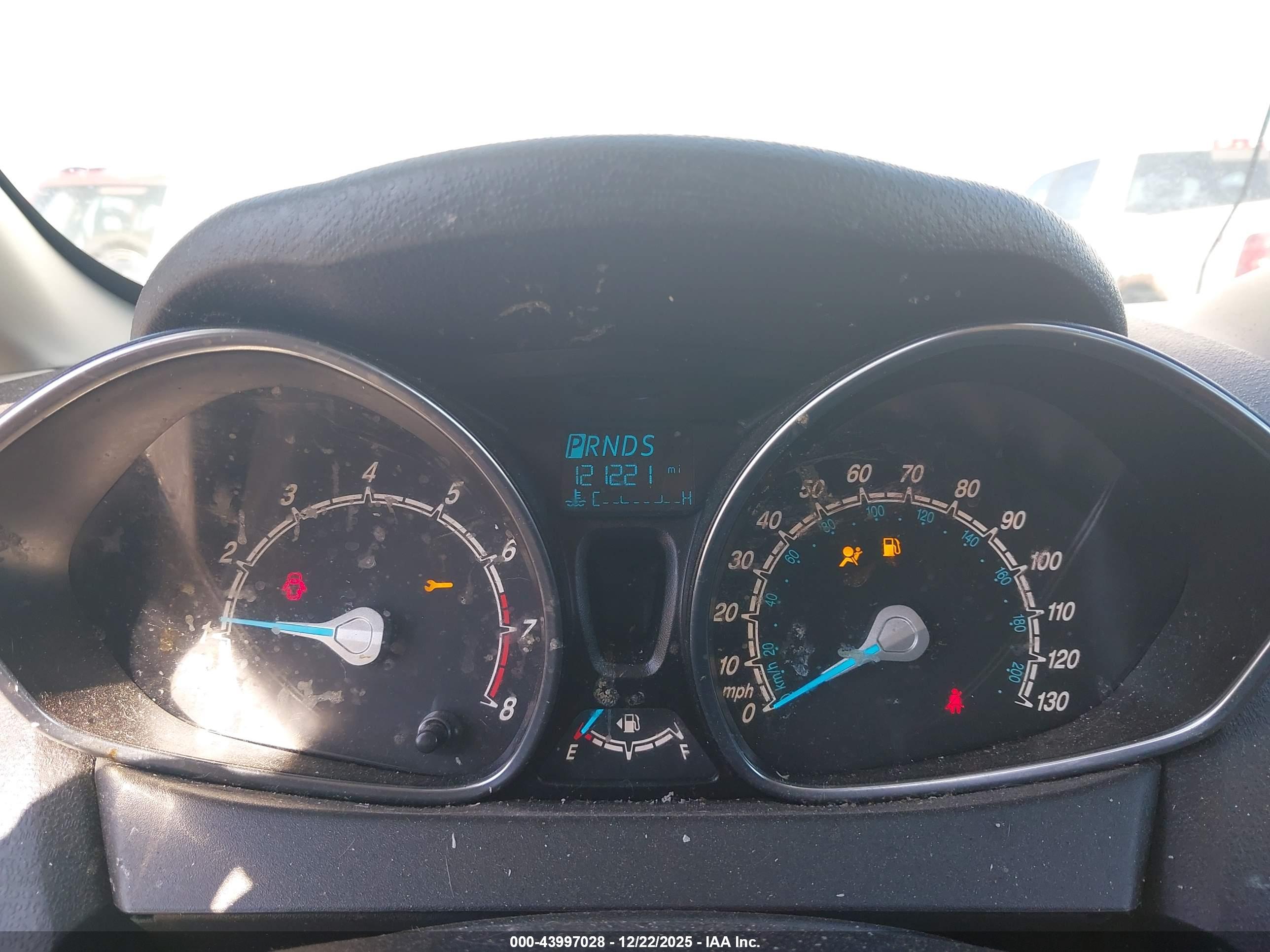 FORD FIESTA image 7