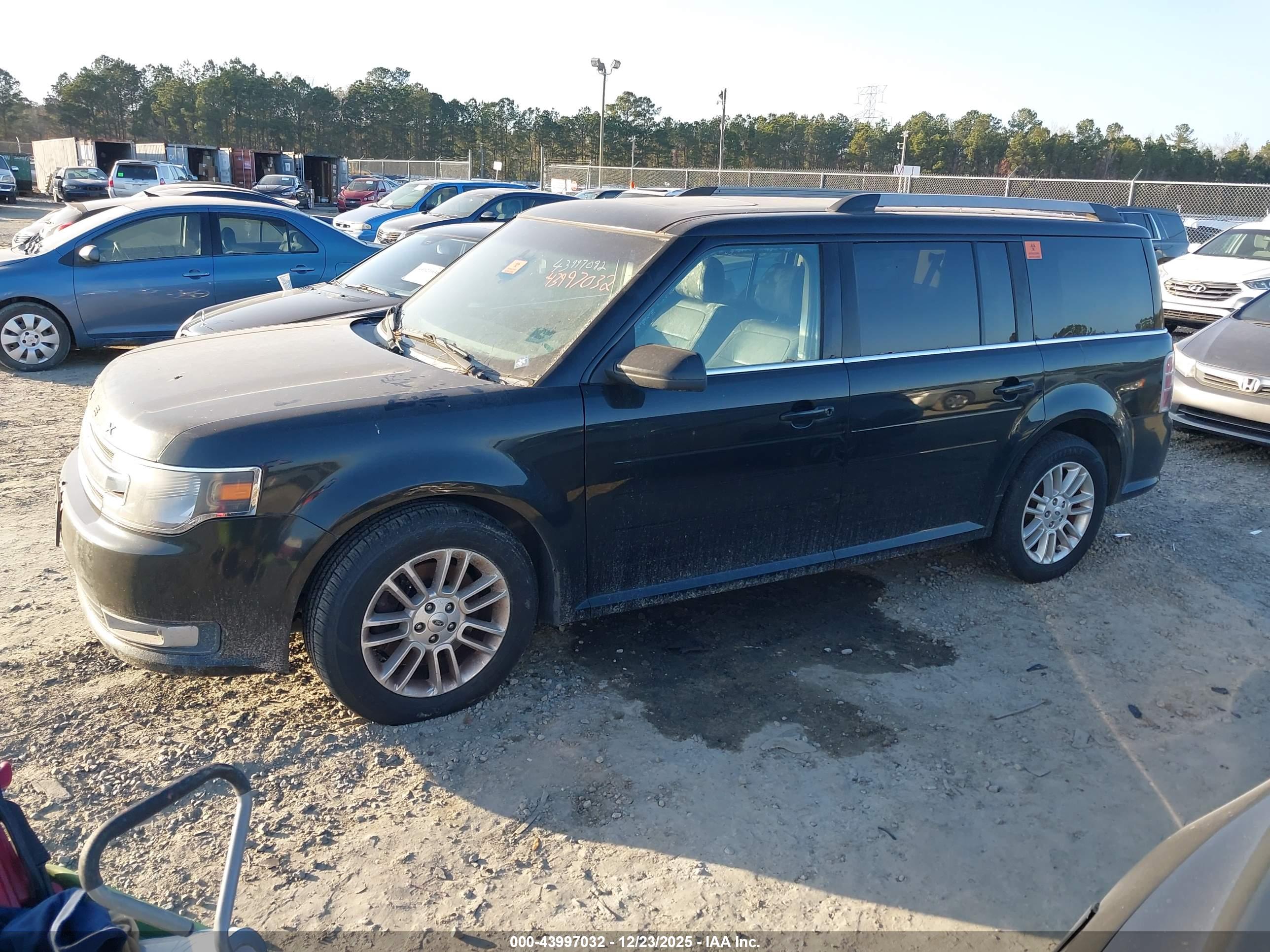 FORD FLEX image 2