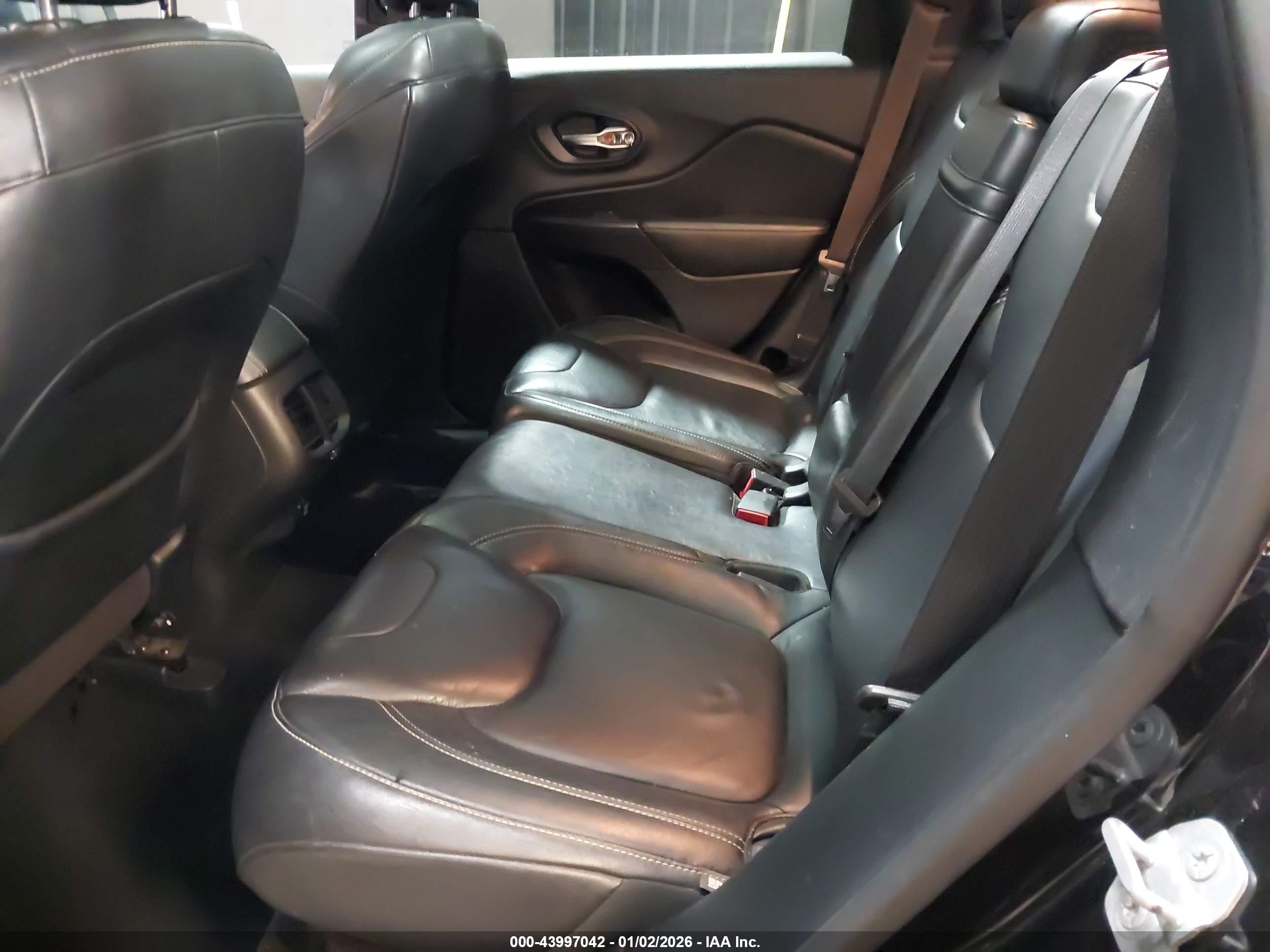 JEEP CHEROKEE image 8