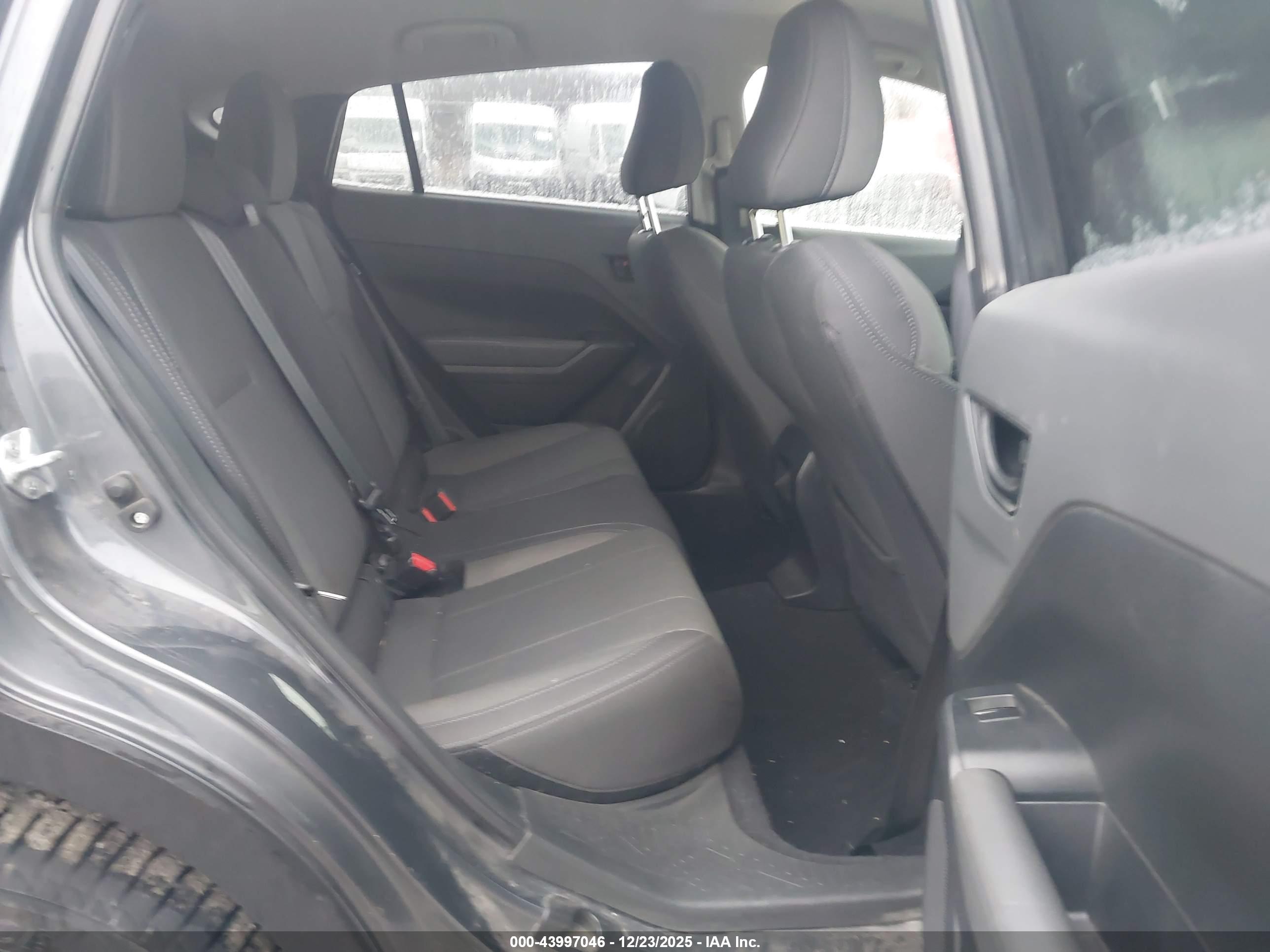 SUBARU CROSSTREK image 8