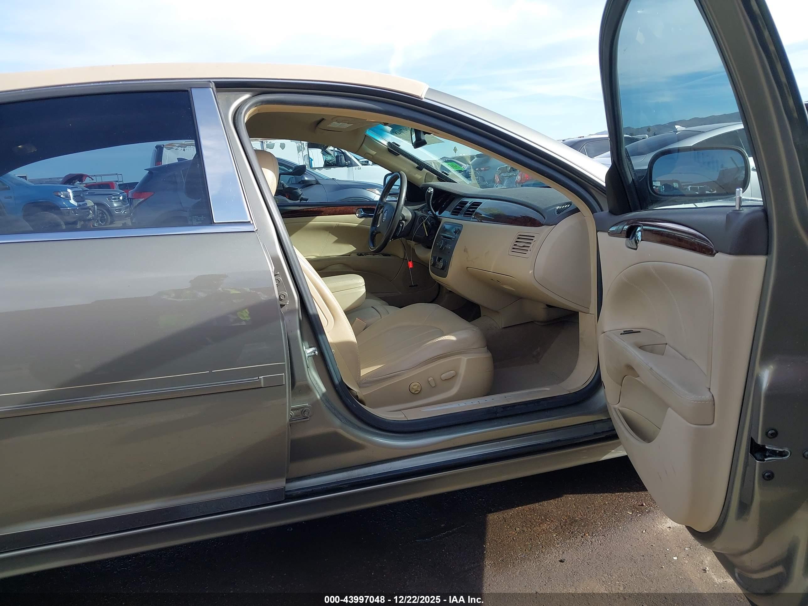 BUICK LUCERNE image 5