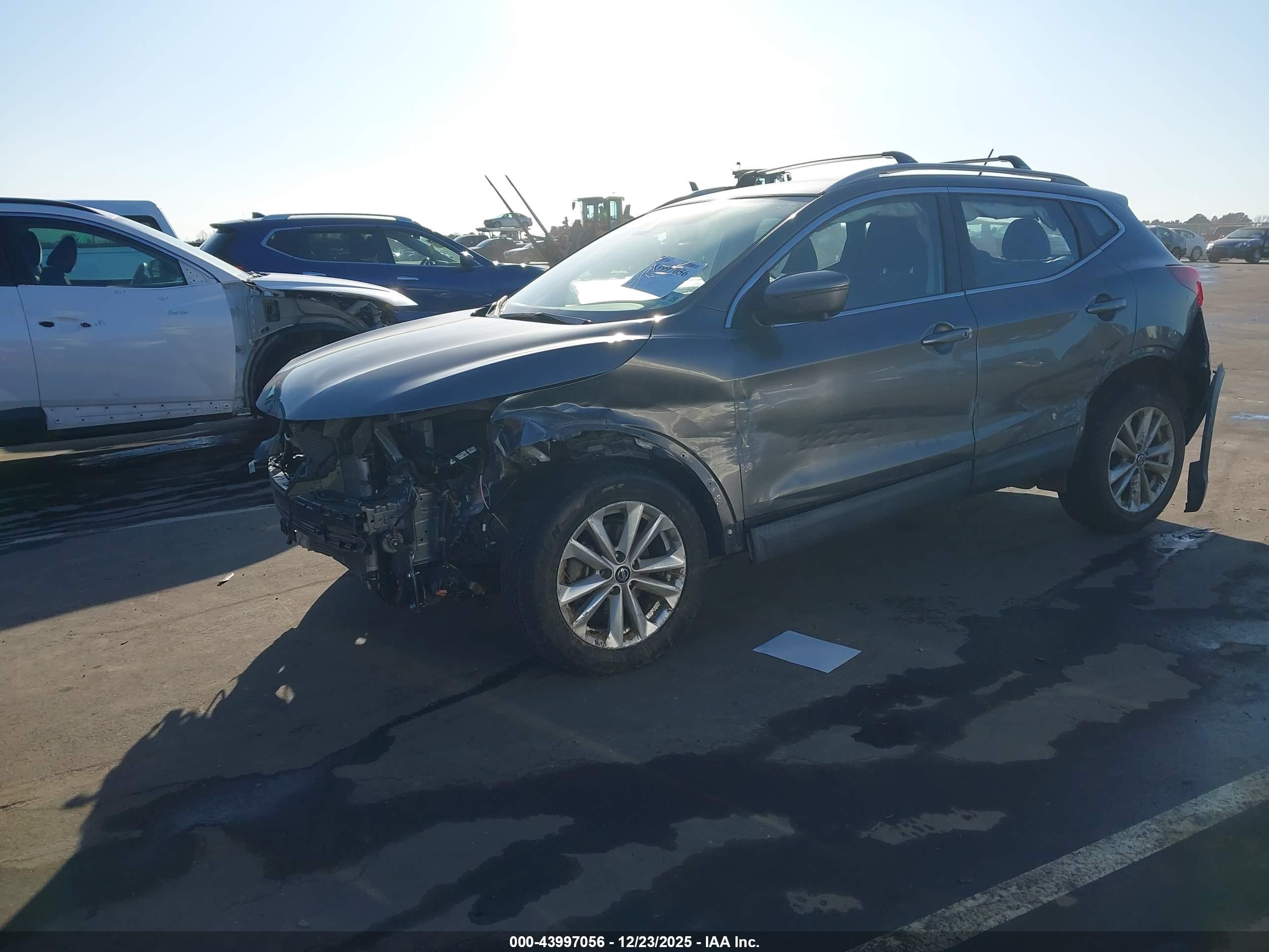 NISSAN ROGUE image 6