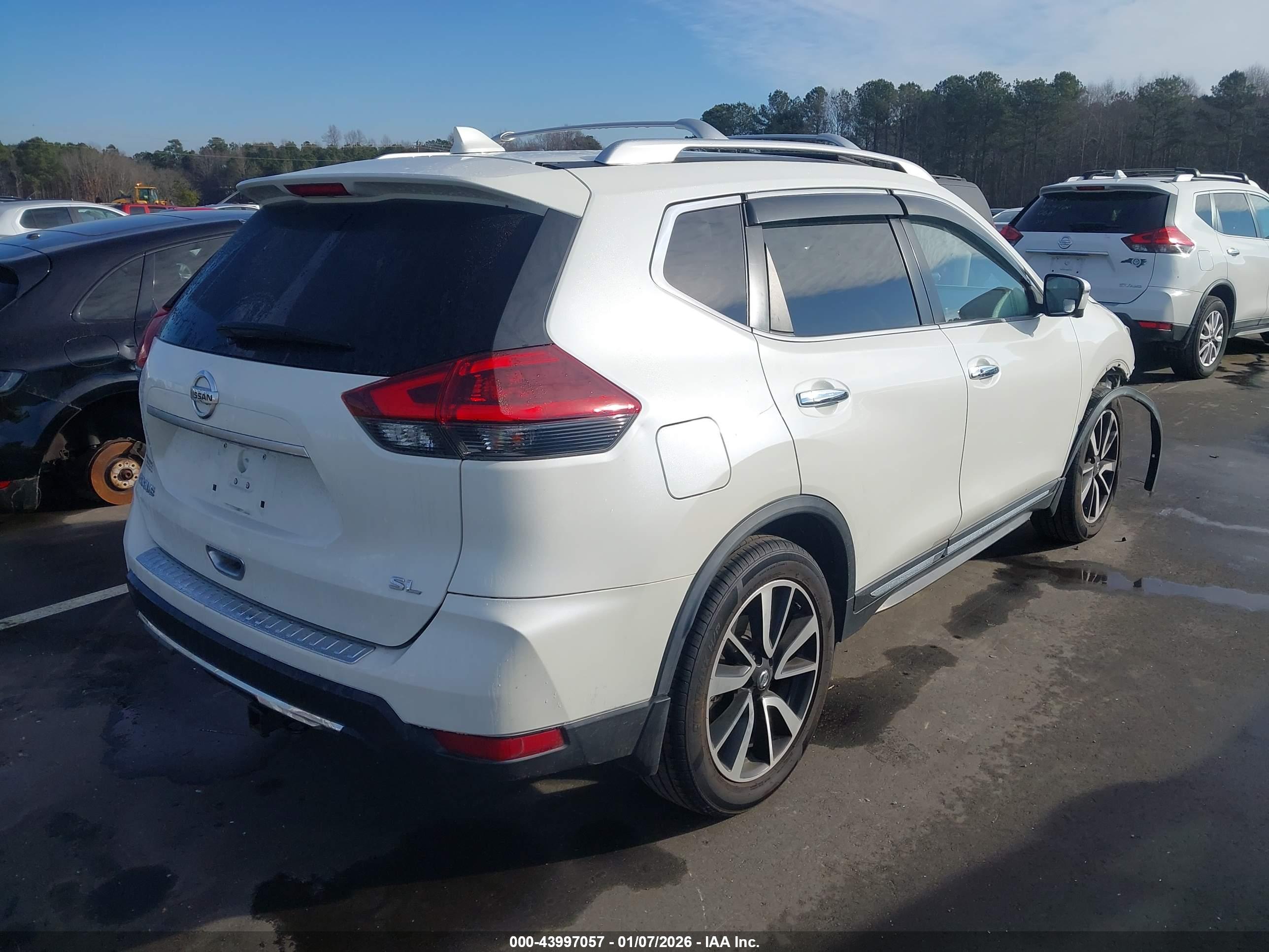 NISSAN ROGUE image 4