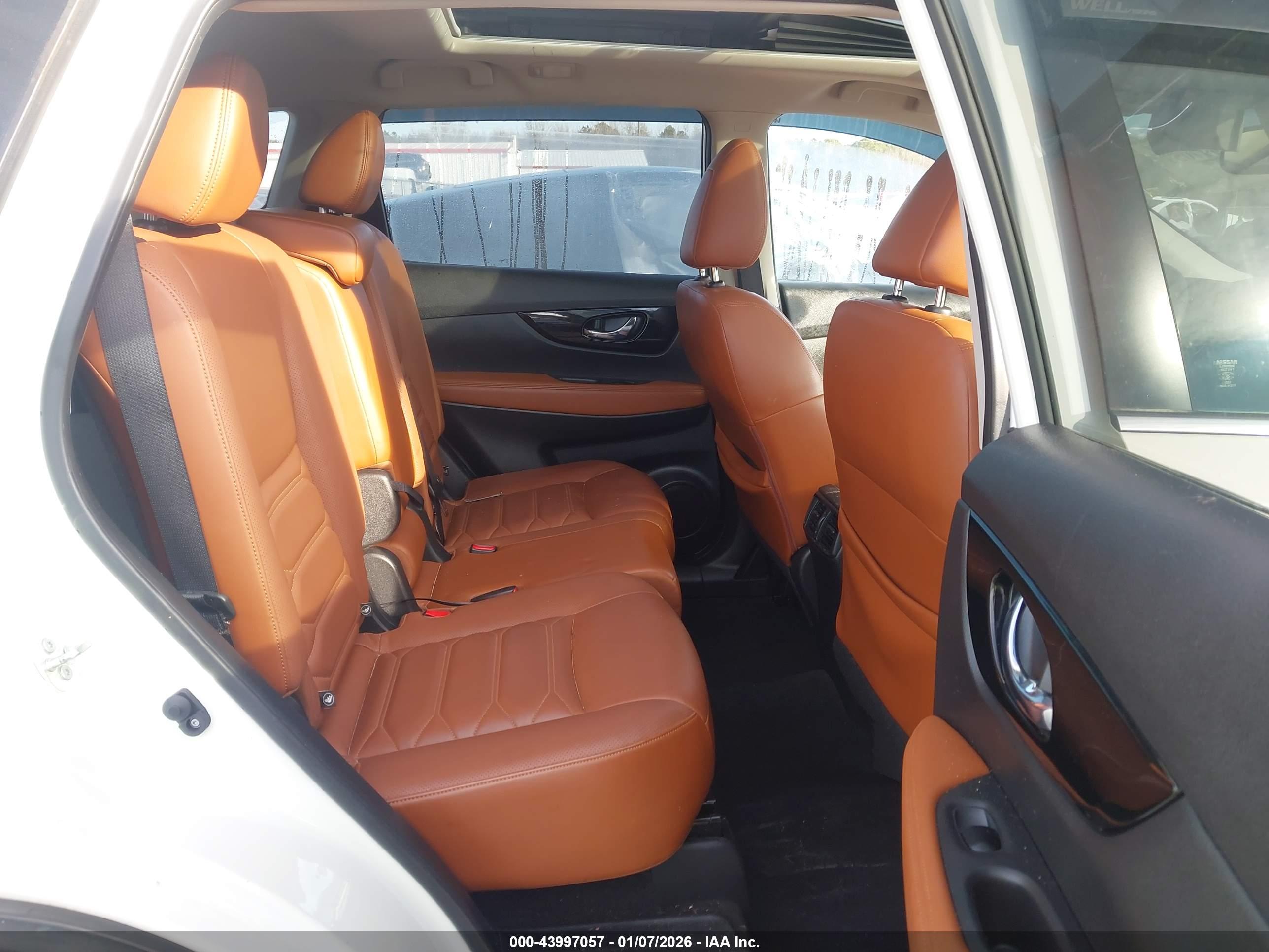 NISSAN ROGUE image 8