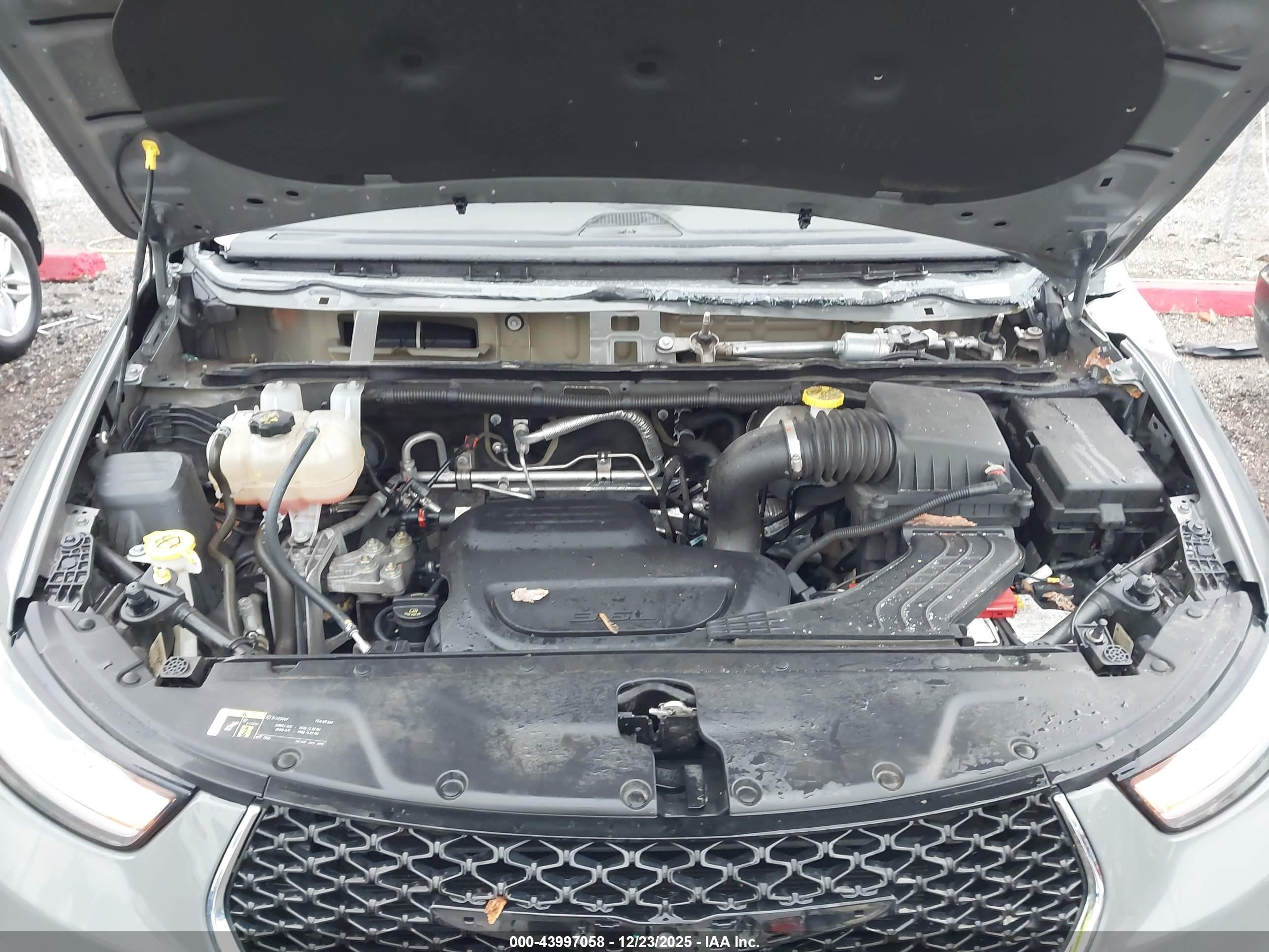 CHRYSLER PACIFICA image 10