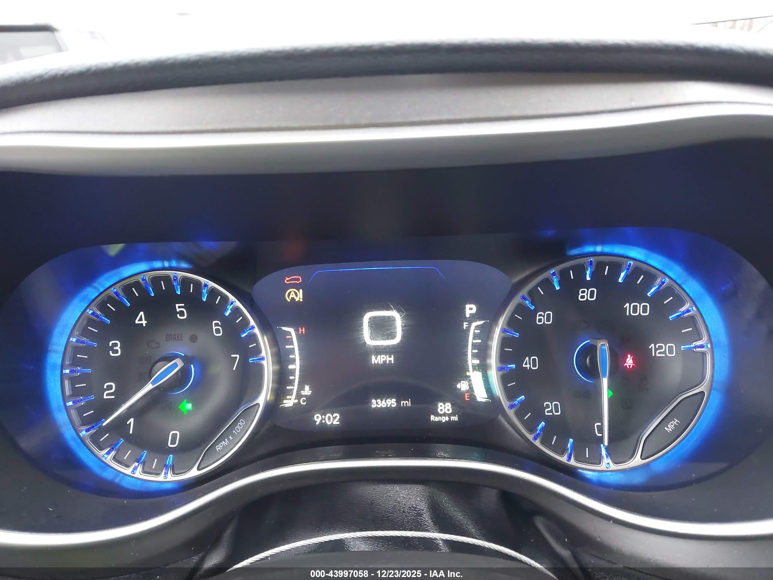 CHRYSLER PACIFICA image 7