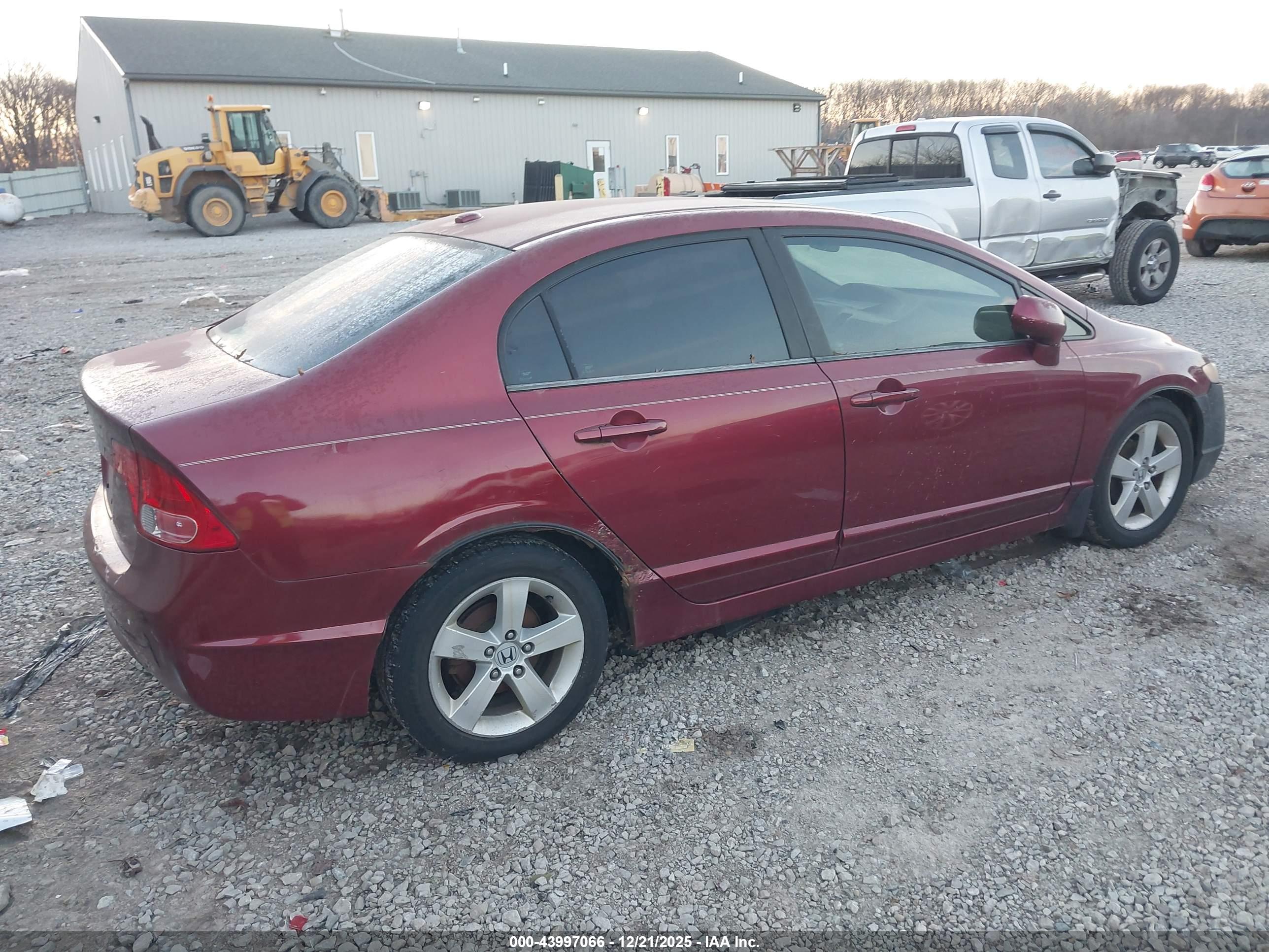 HONDA CIVIC image 4