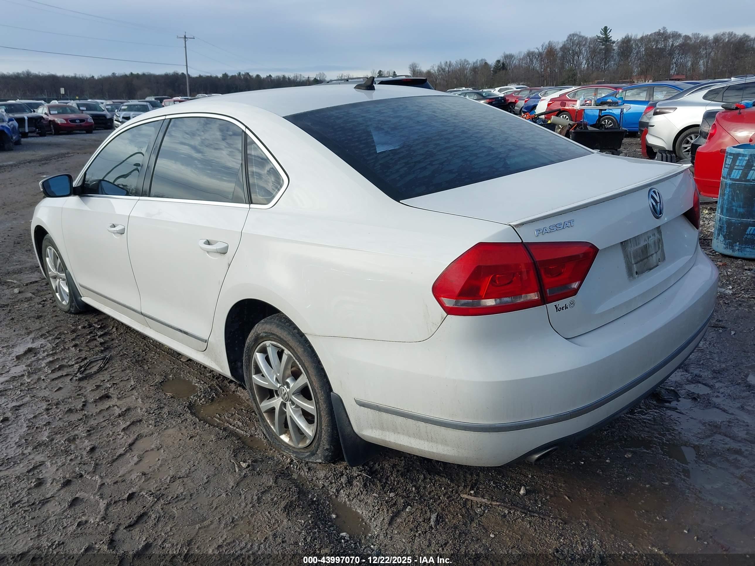 VOLKSWAGEN PASSAT image 3