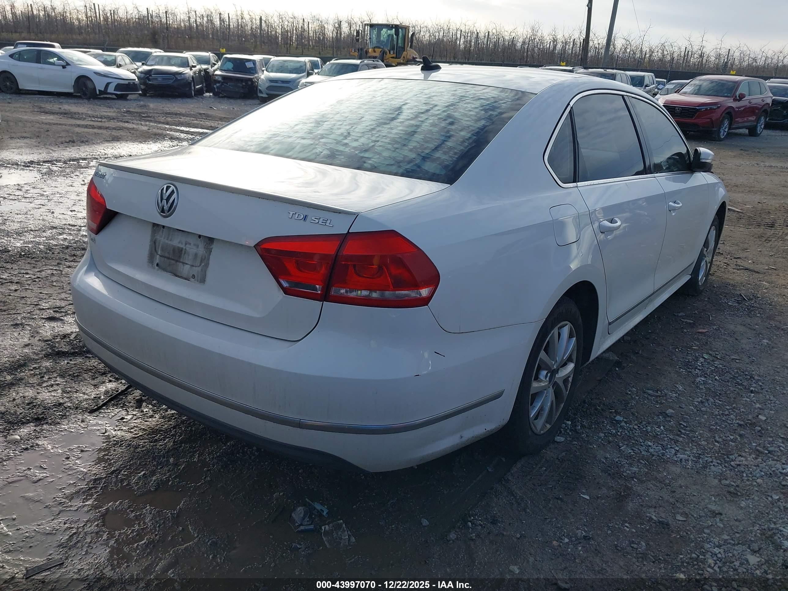 VOLKSWAGEN PASSAT image 4