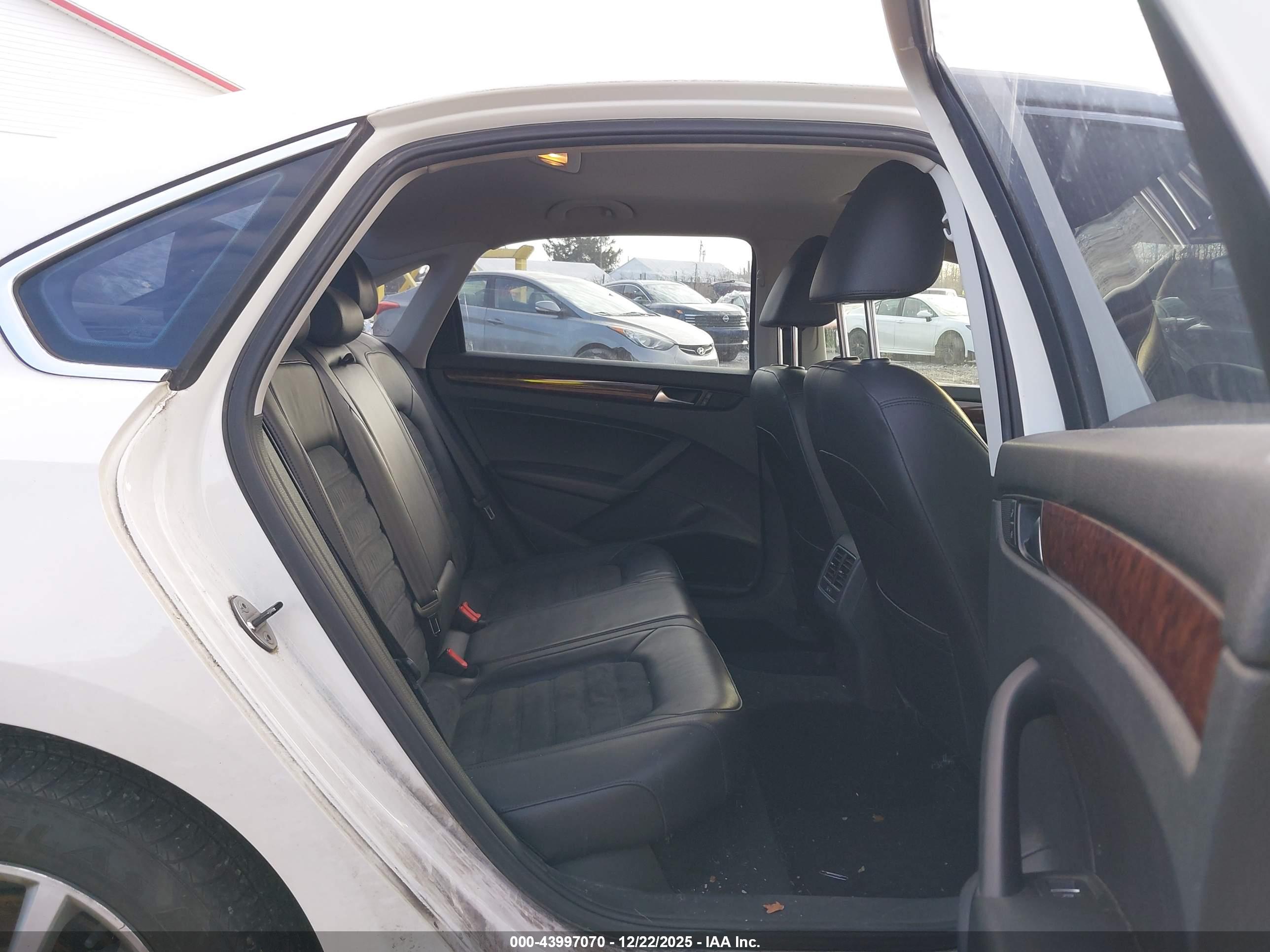 VOLKSWAGEN PASSAT image 8