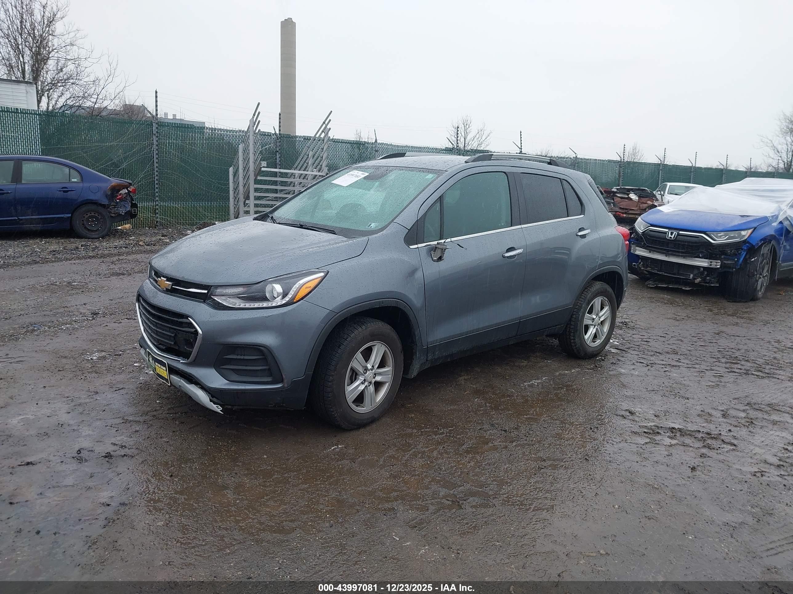 CHEVROLET TRAX image 2