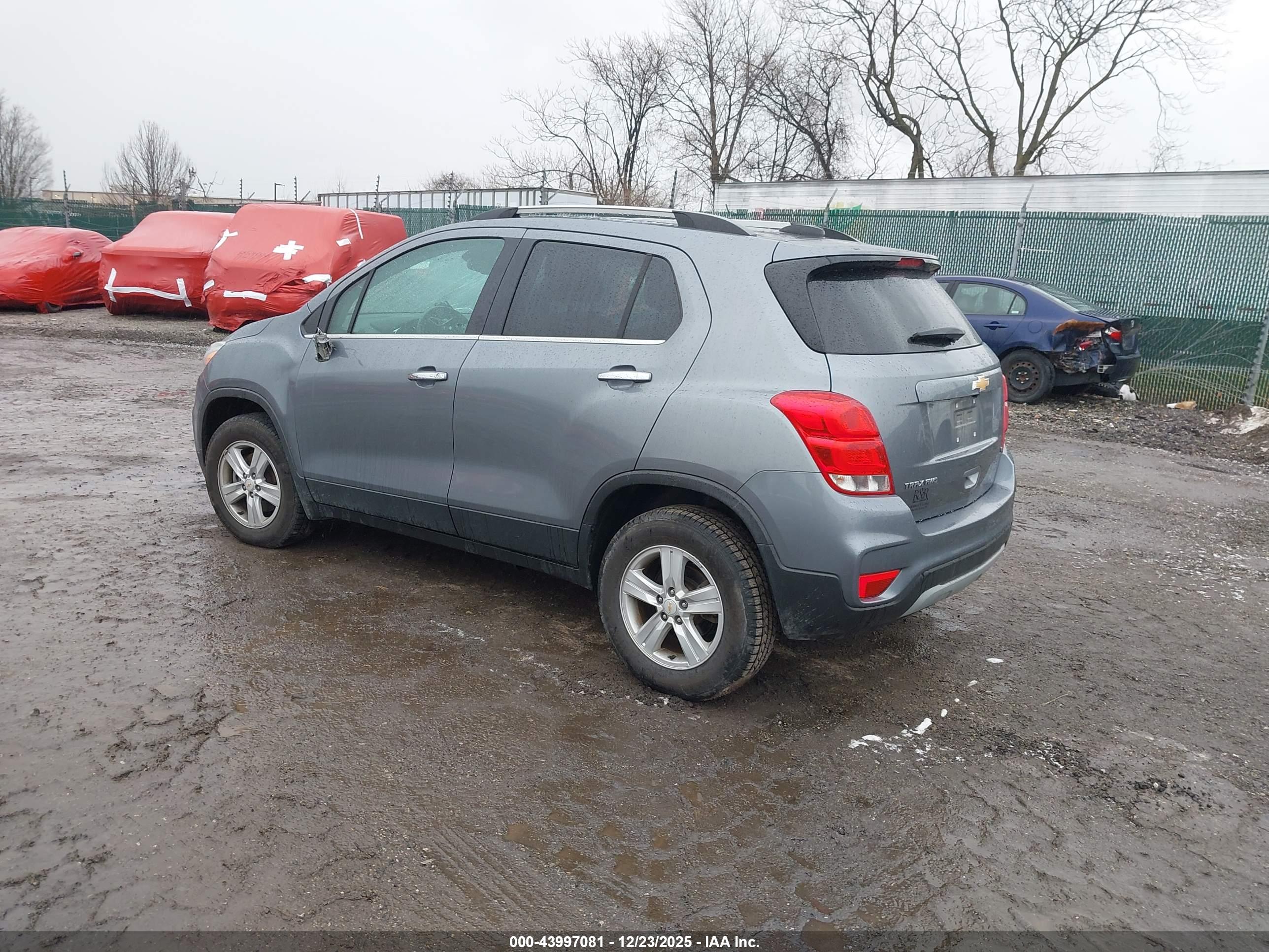 CHEVROLET TRAX image 3
