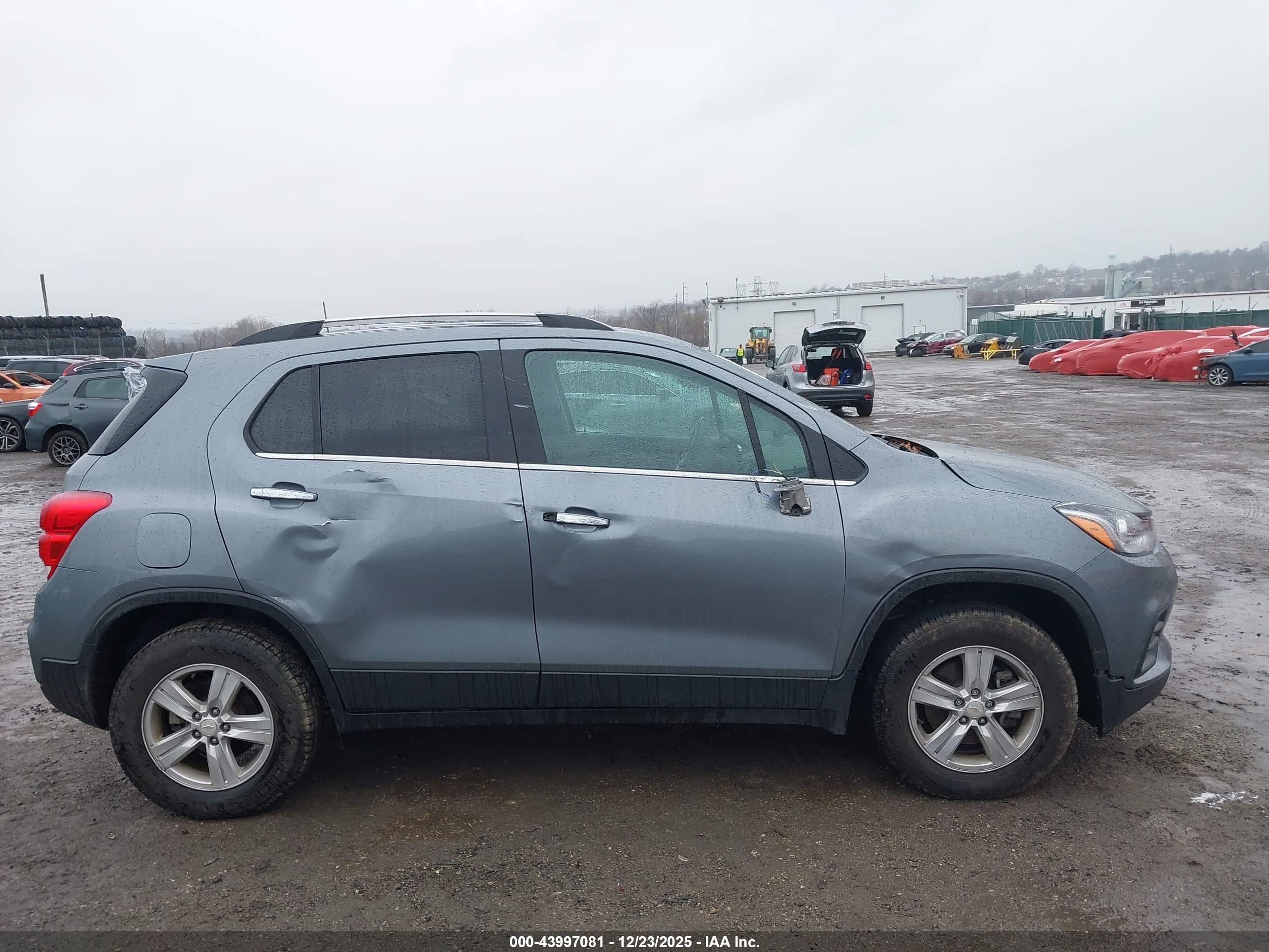 CHEVROLET TRAX image 6