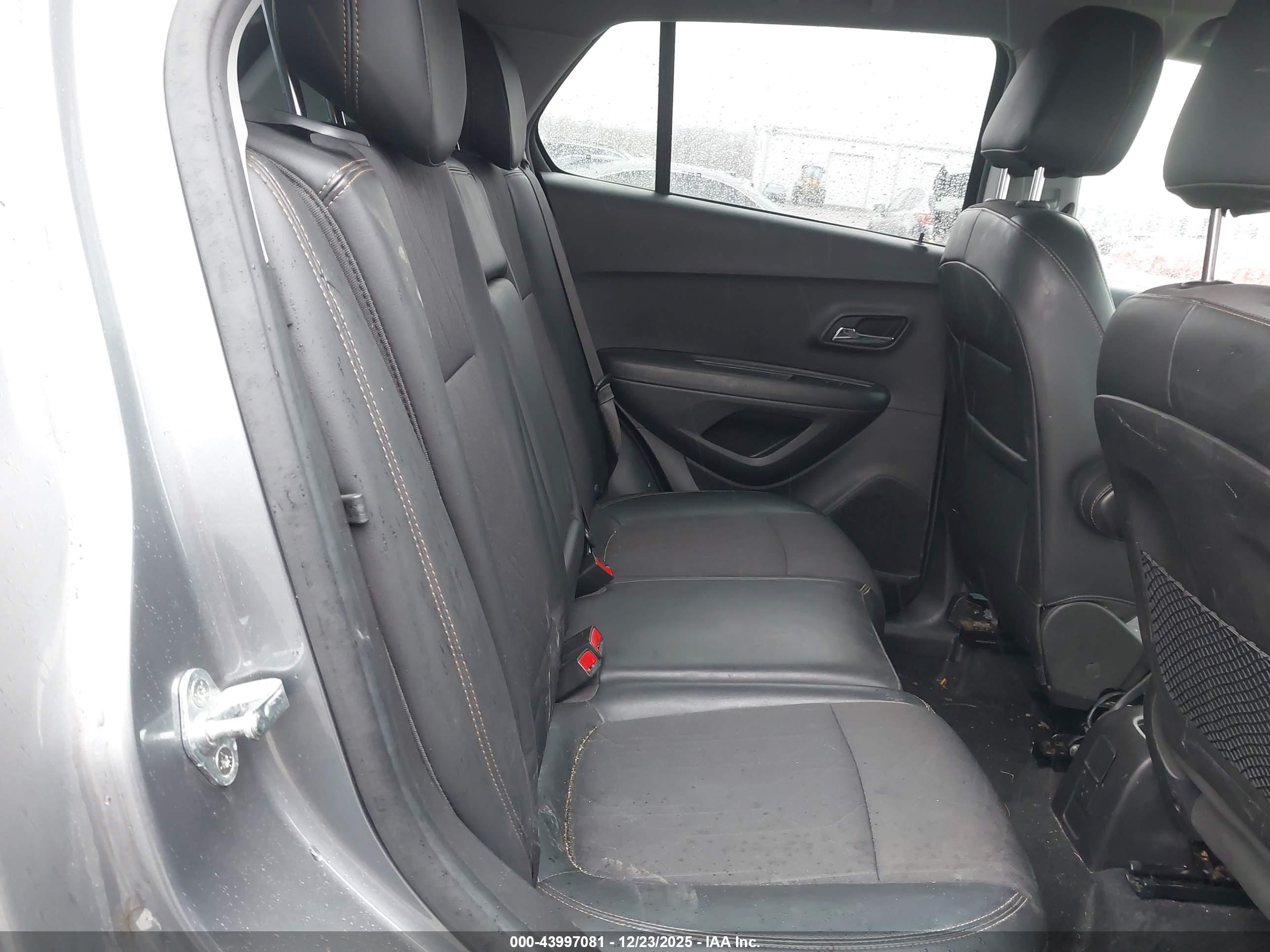 CHEVROLET TRAX image 8