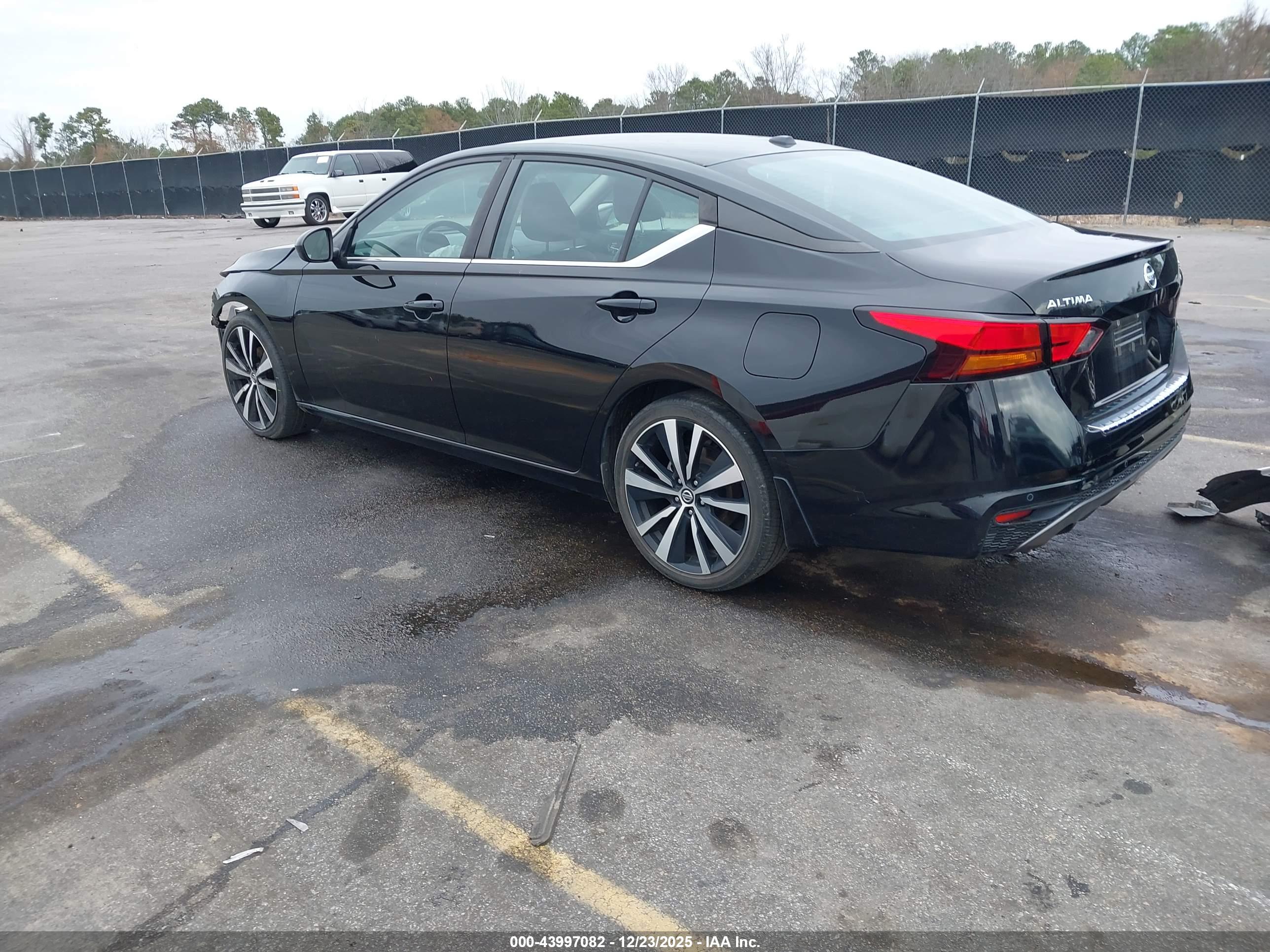 NISSAN ALTIMA image 3