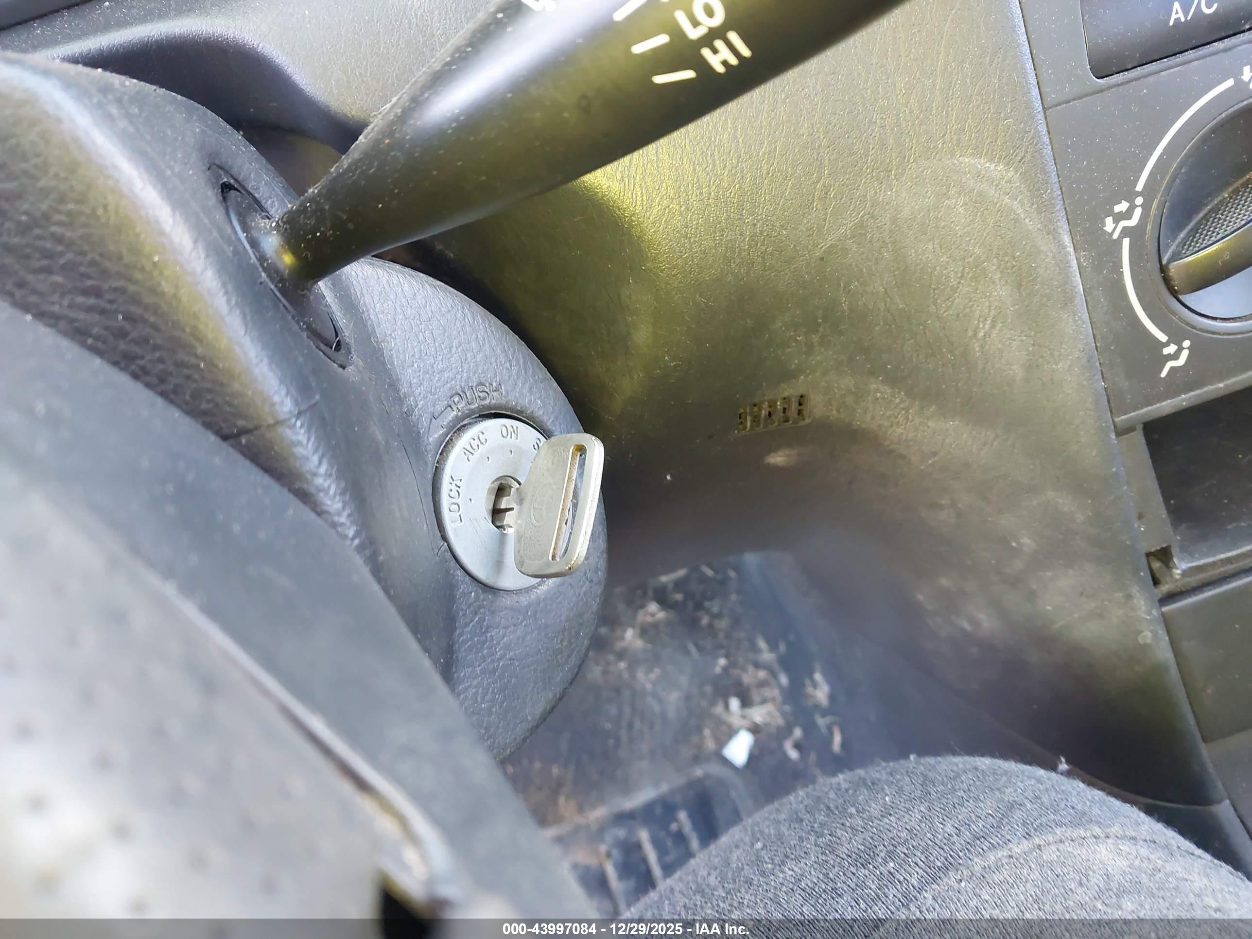 TOYOTA COROLLA image 11