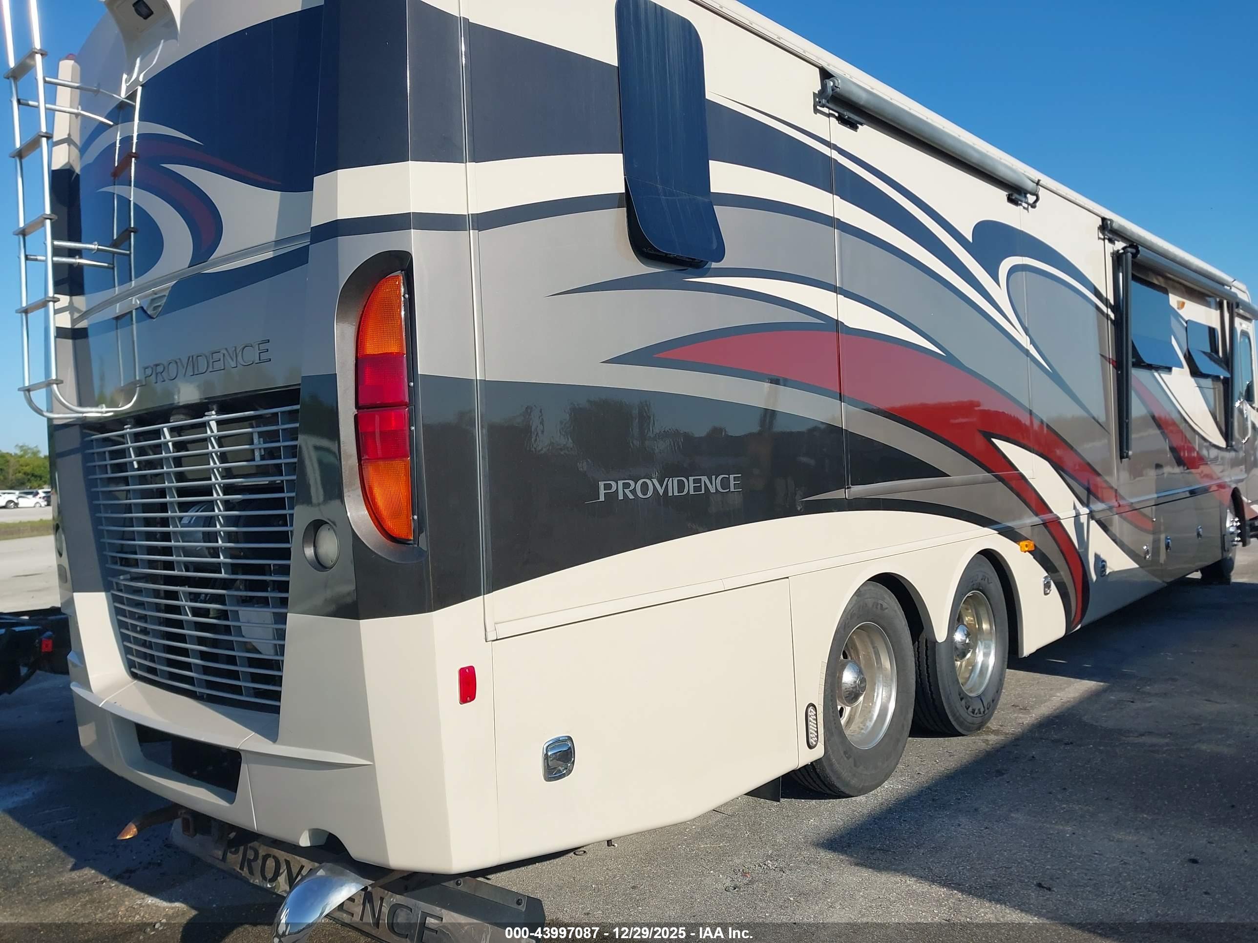 FREIGHTLINER CHASSIS image 4