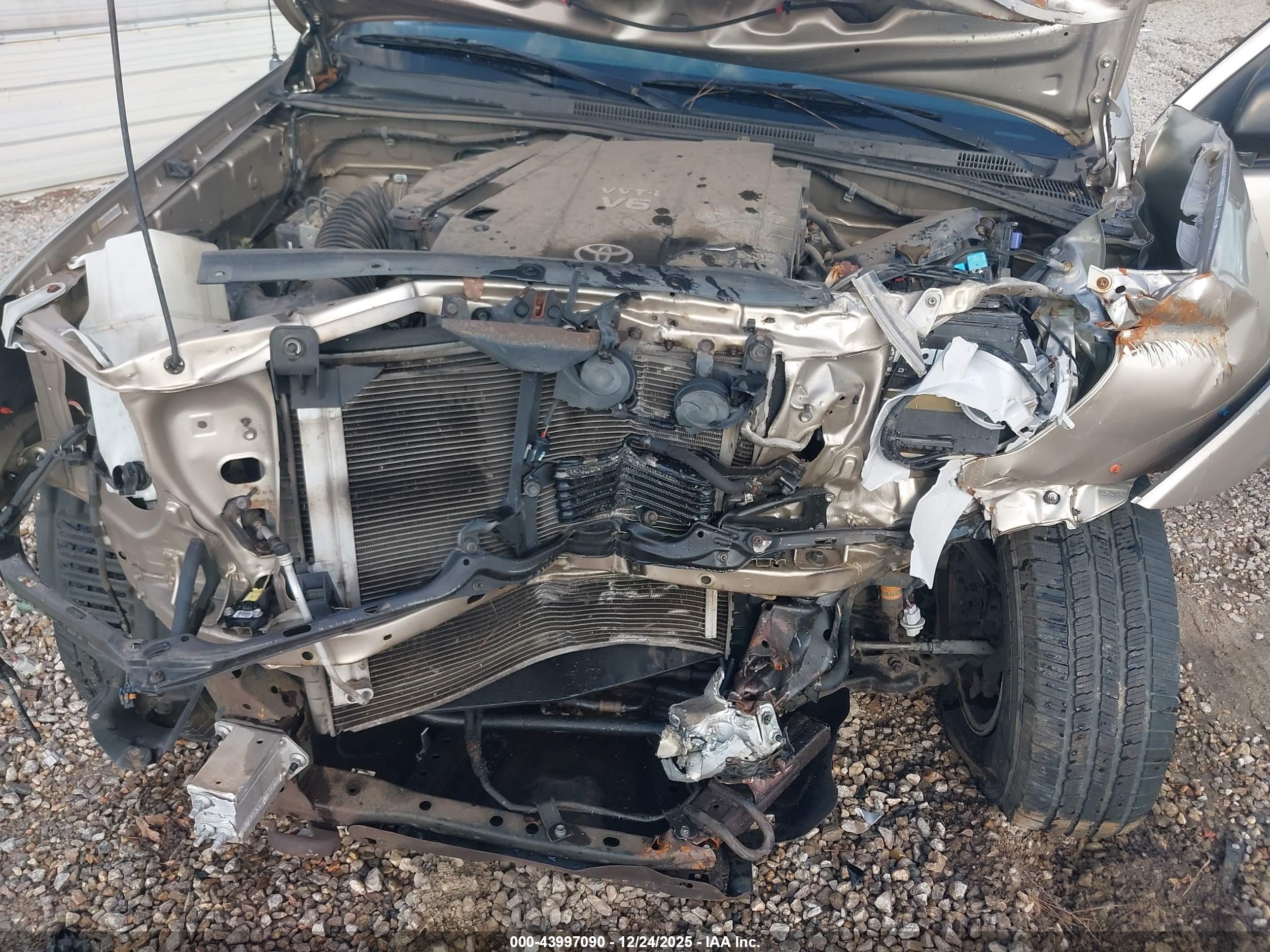 TOYOTA TACOMA image 10