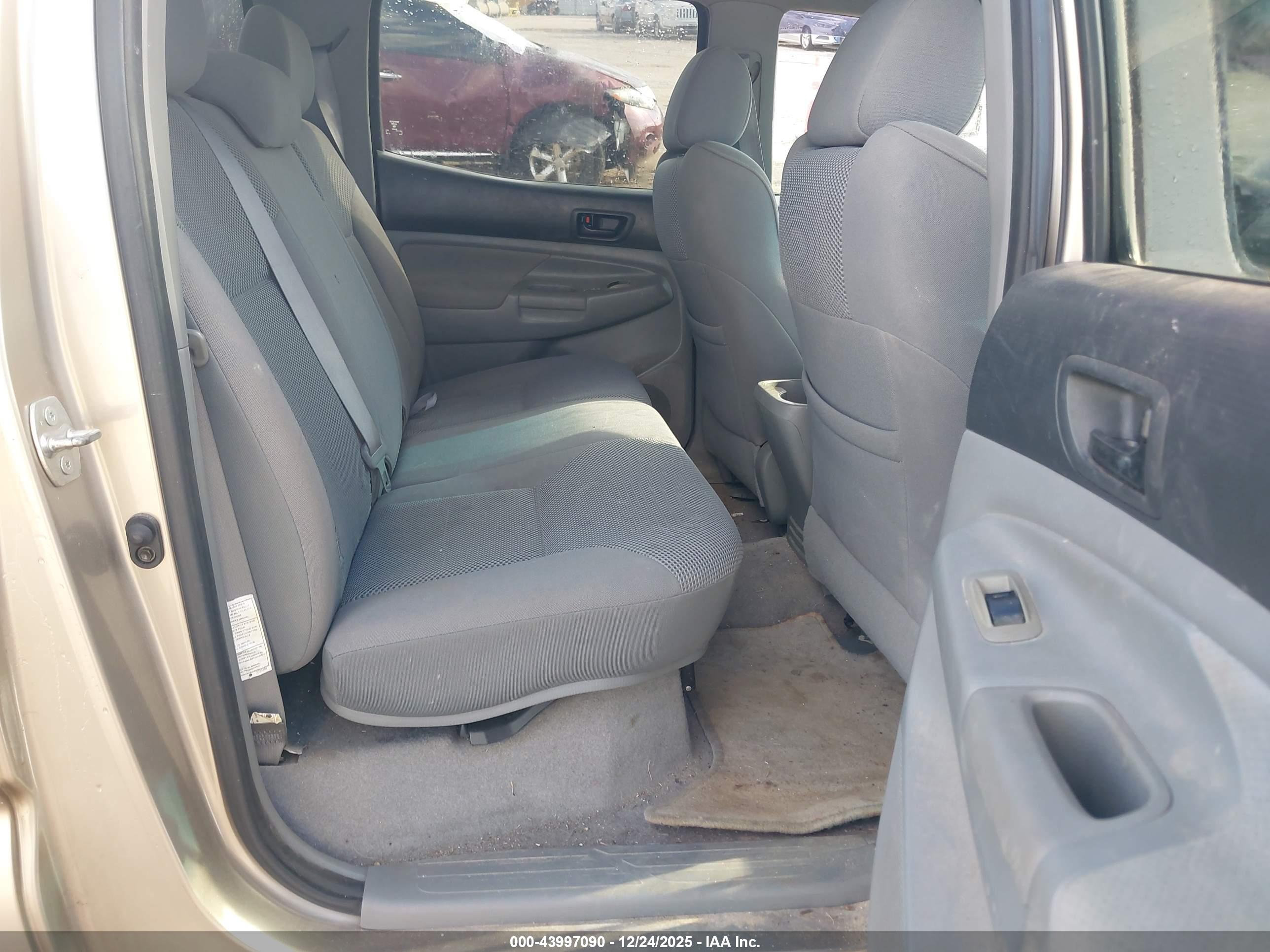 TOYOTA TACOMA image 8