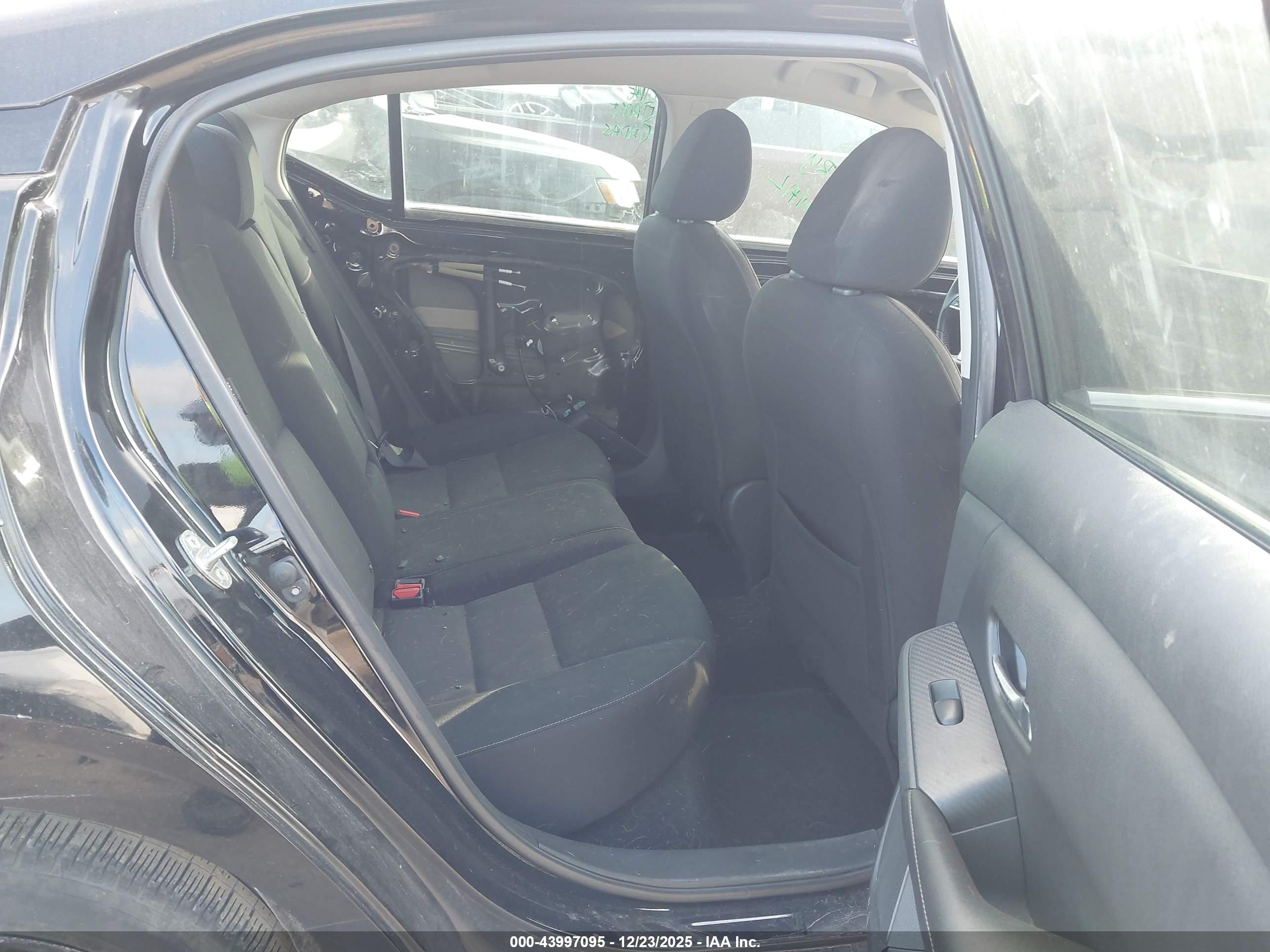 NISSAN SENTRA image 8