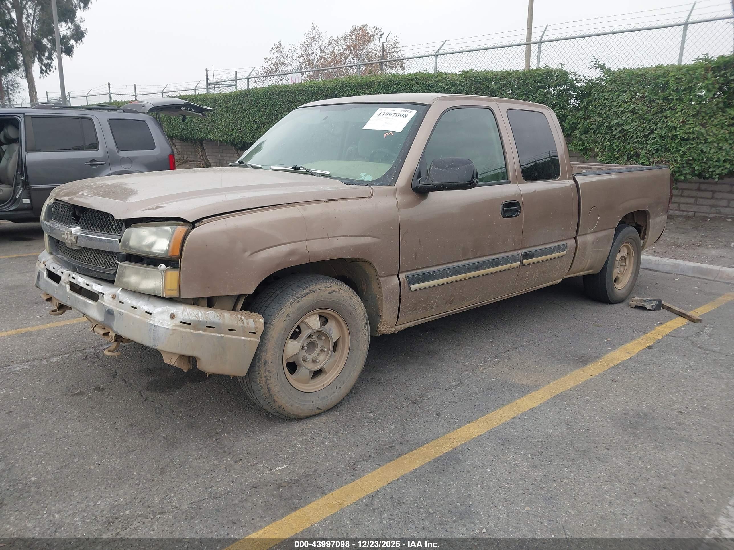 CHEVROLET SILVERADO image 2