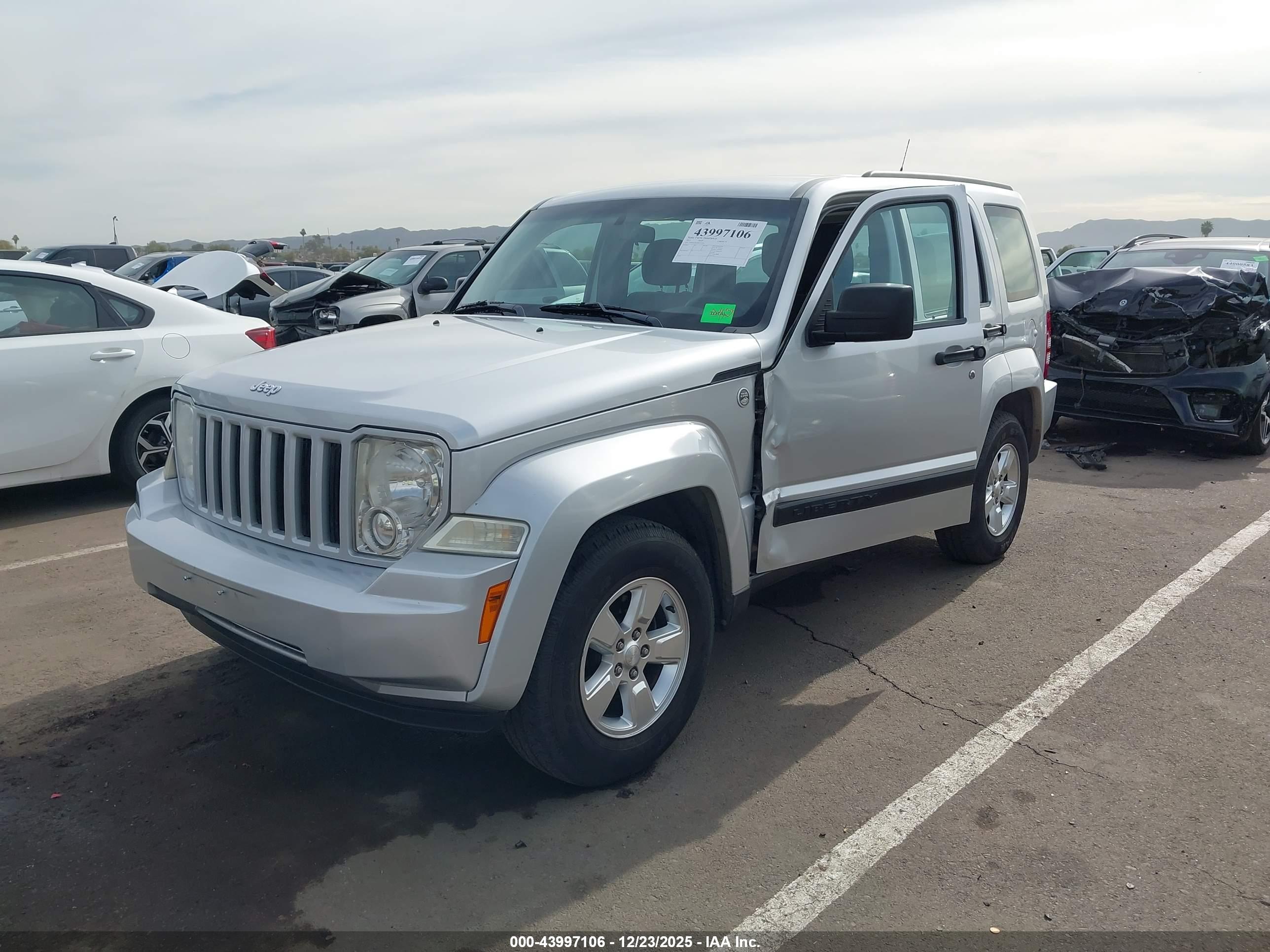 JEEP LIBERTY image 6