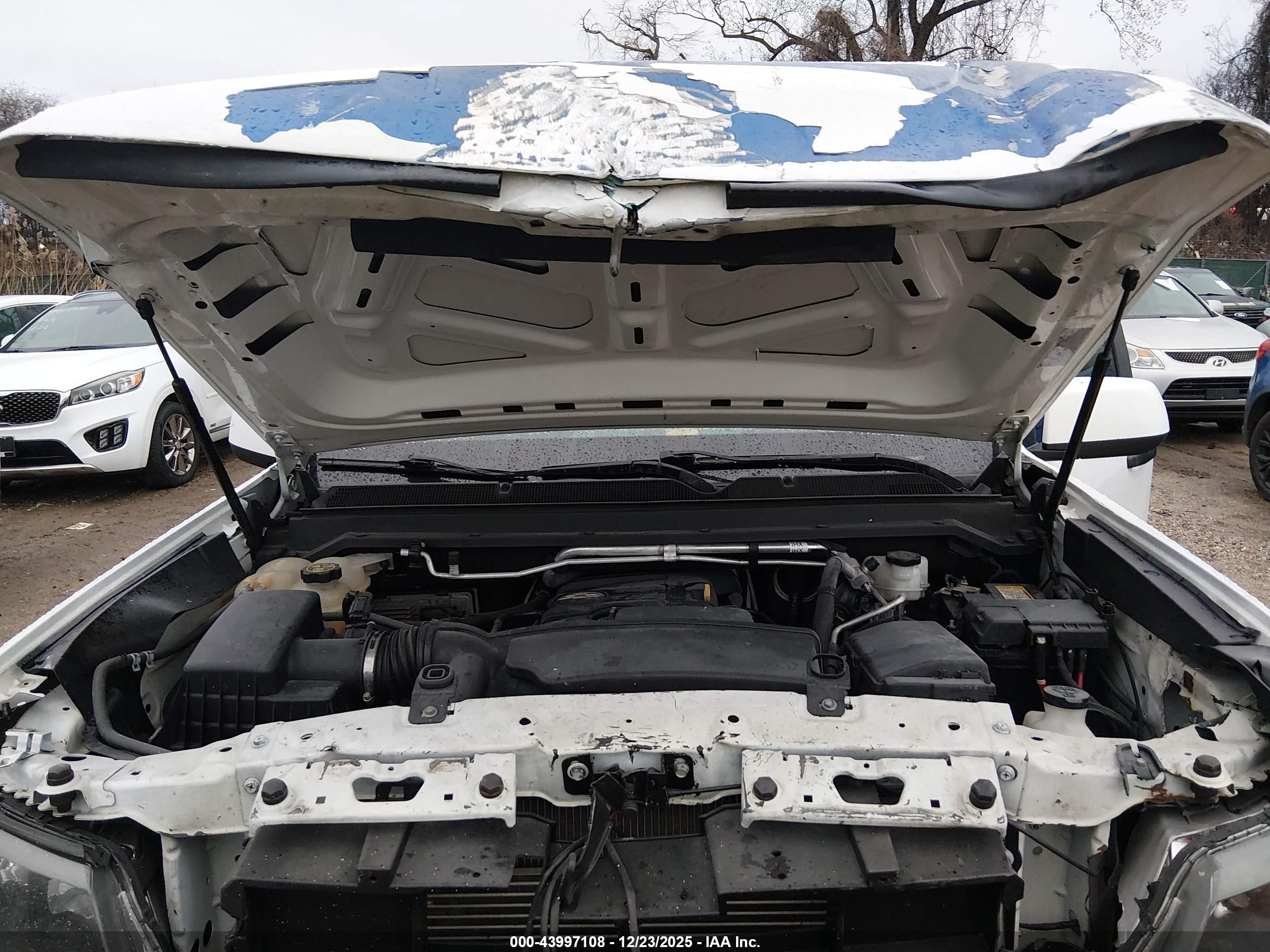 CHEVROLET COLORADO image 10