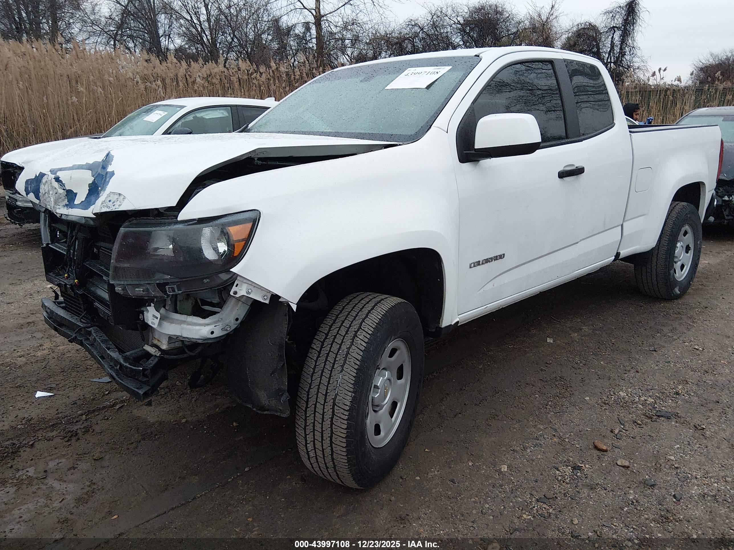 CHEVROLET COLORADO image 2