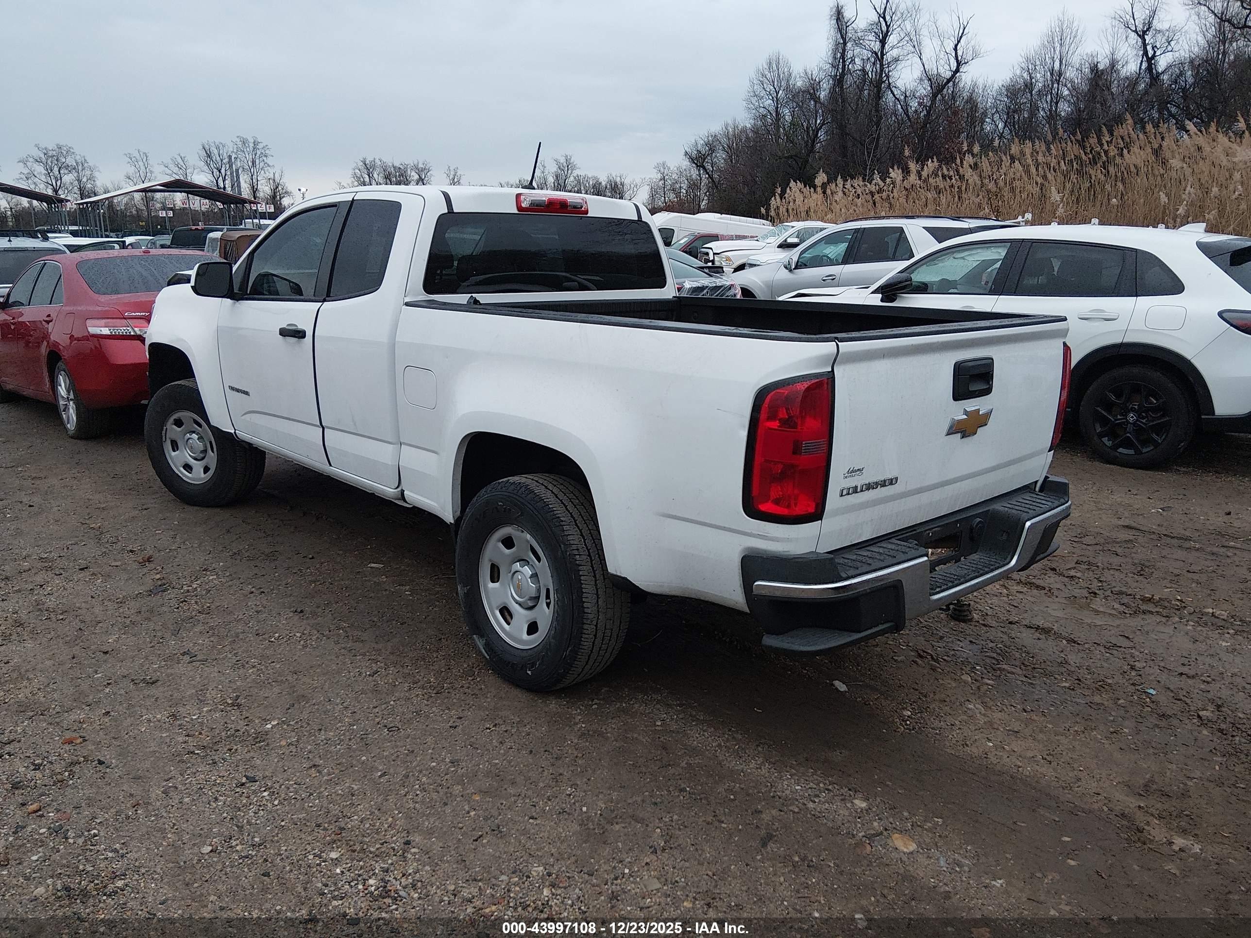 CHEVROLET COLORADO image 3