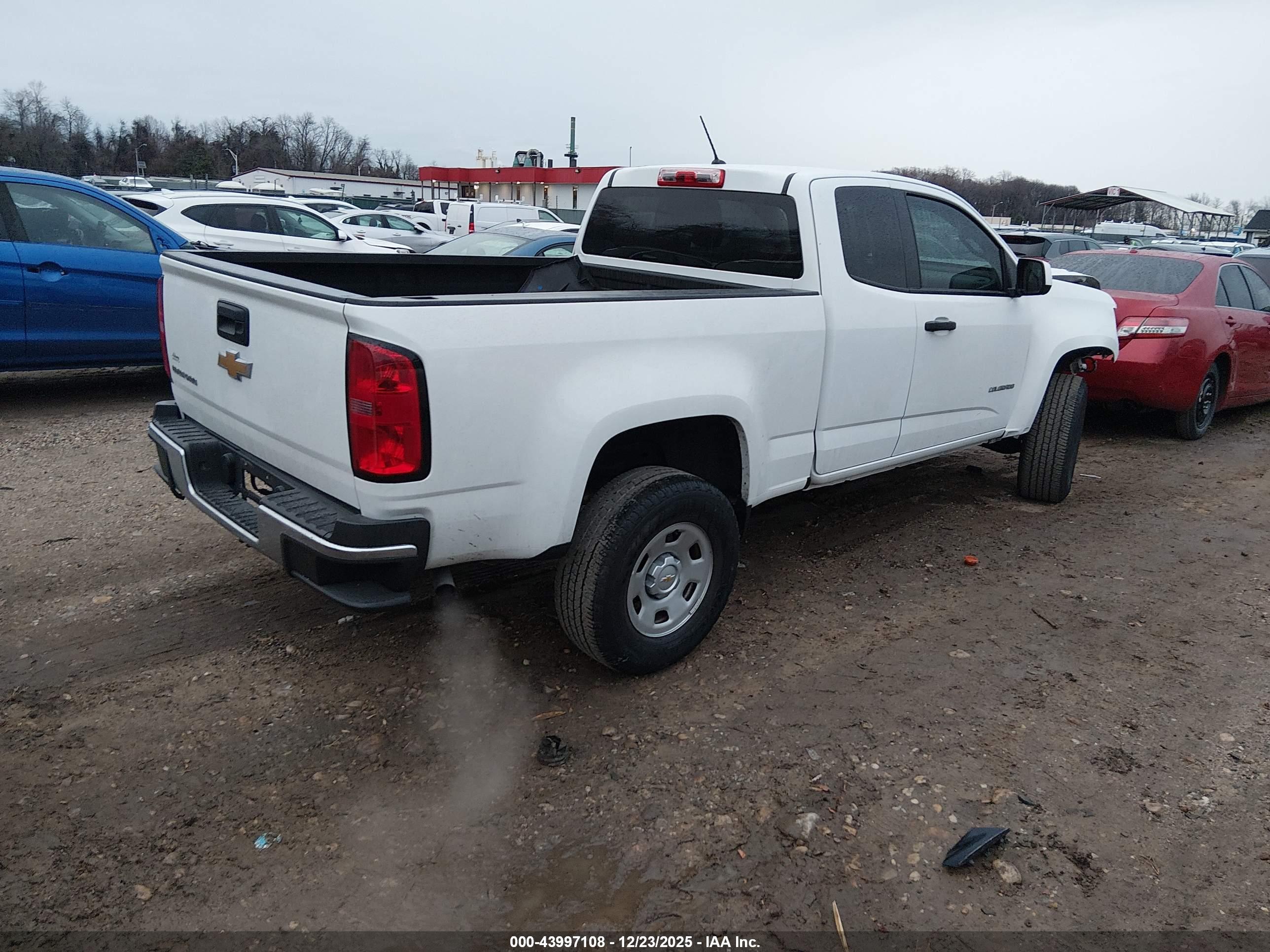 CHEVROLET COLORADO image 4