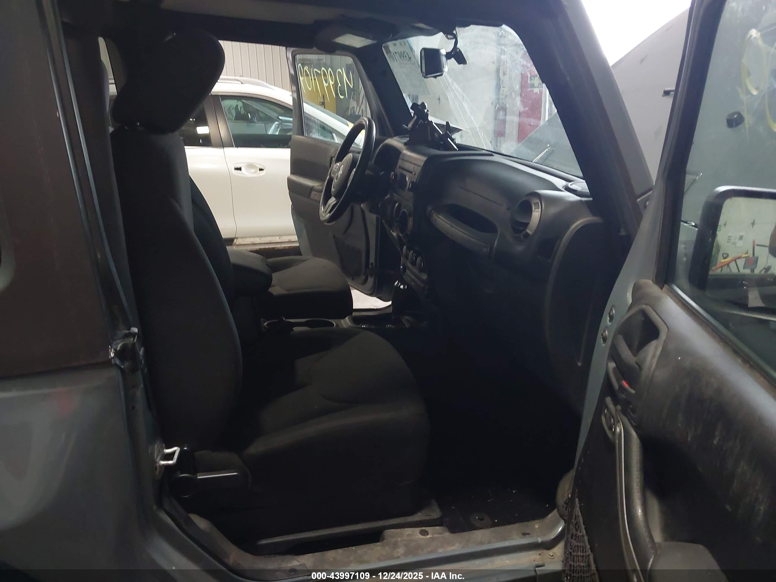 JEEP WRANGLER image 5