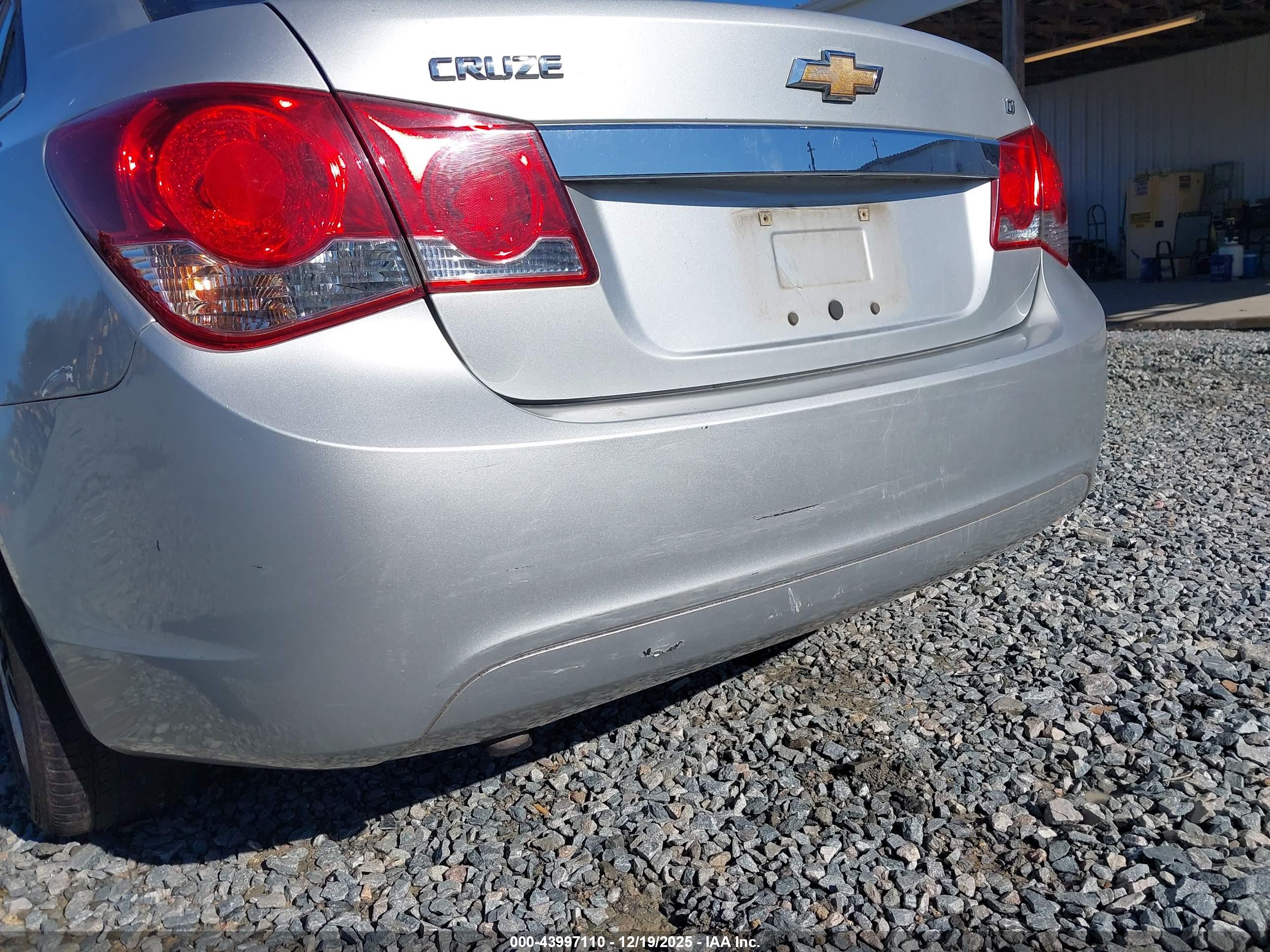 CHEVROLET CRUZE image 6