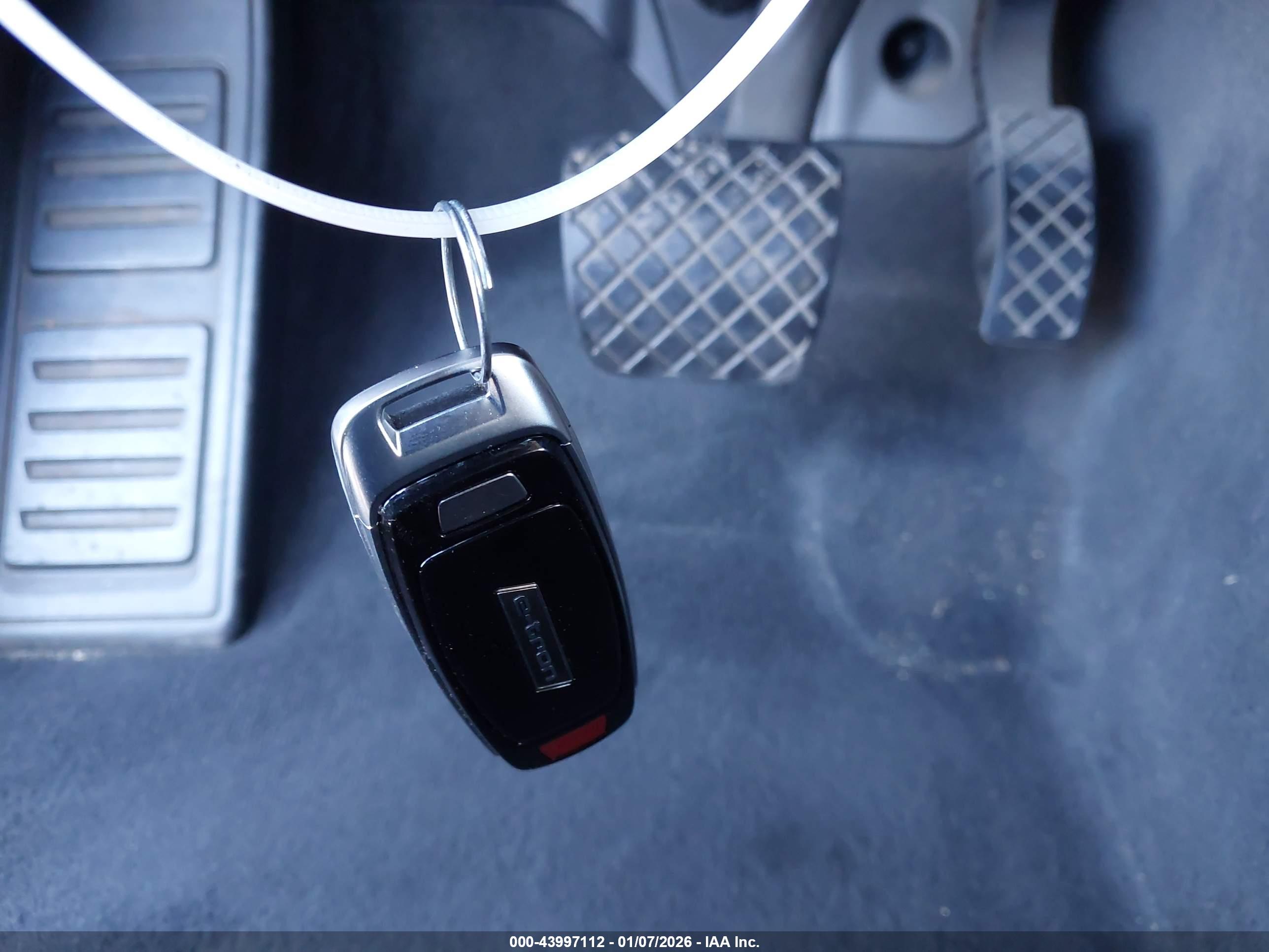 AUDI E-TRON image 11